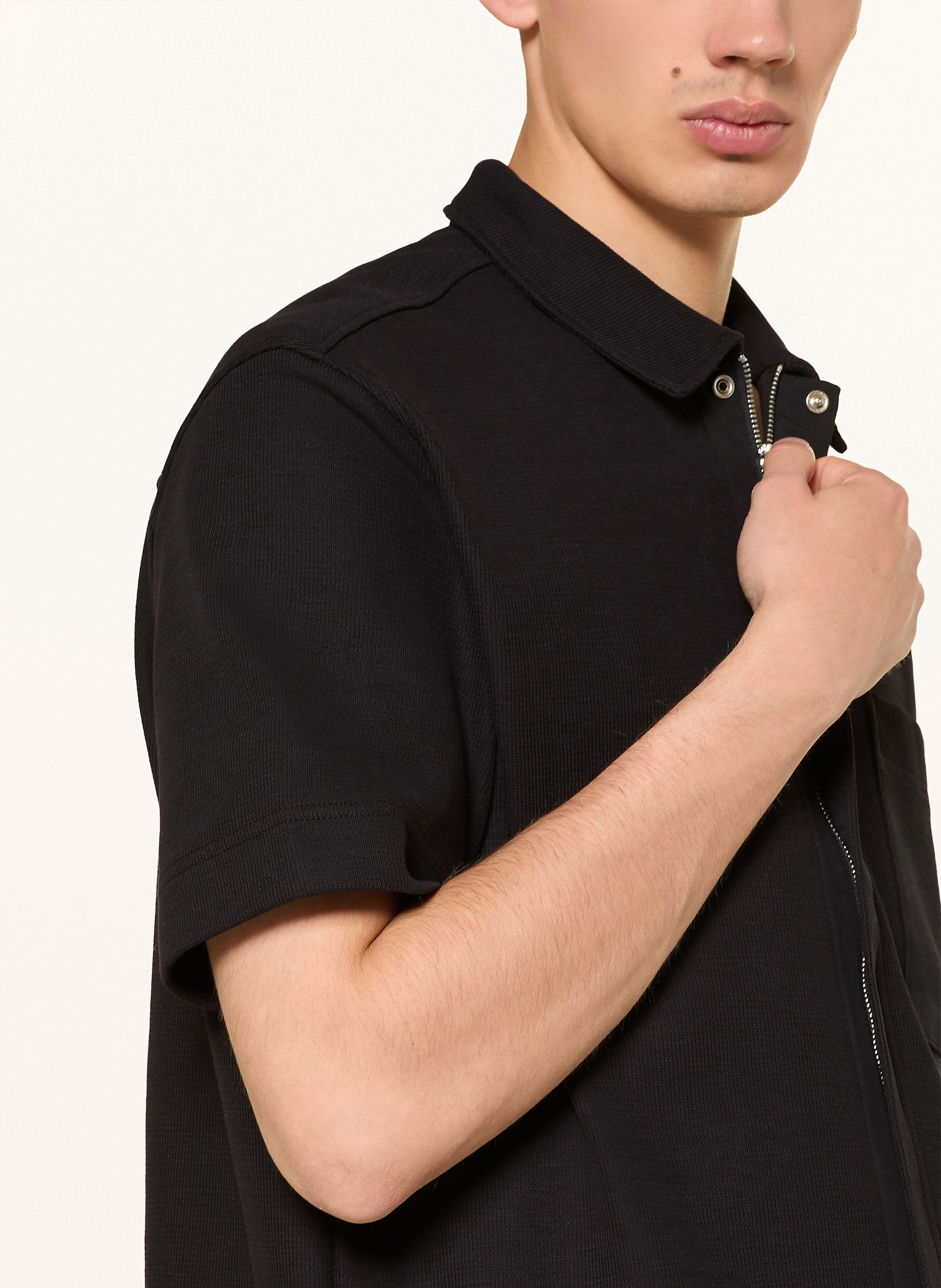 Thumbnail - Cos Kurzarm-Hemd Comfort Fit Aus Jersey schwarz