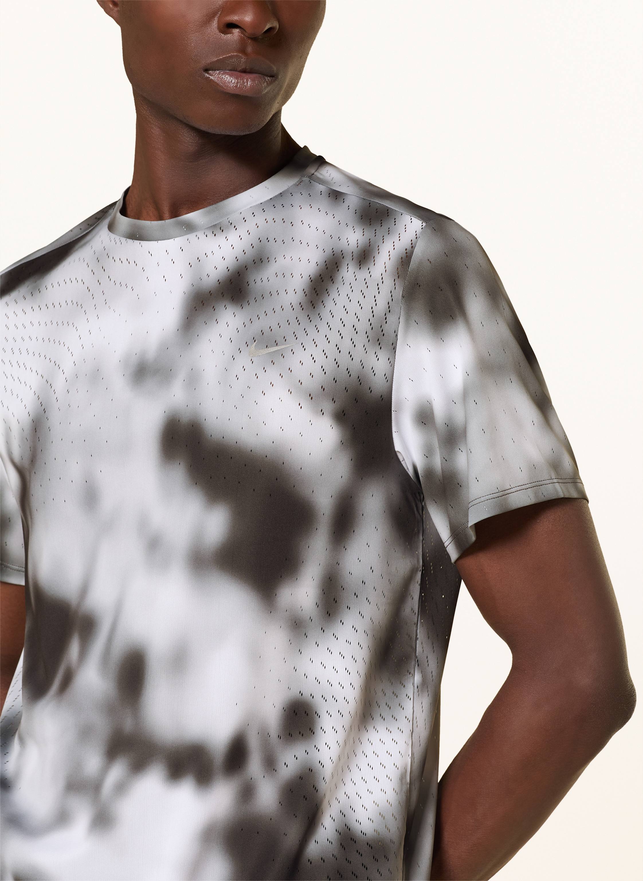 Thumbnail - Nike Laufshirt Running Division Breathe Dri-Fit Adv schwarz