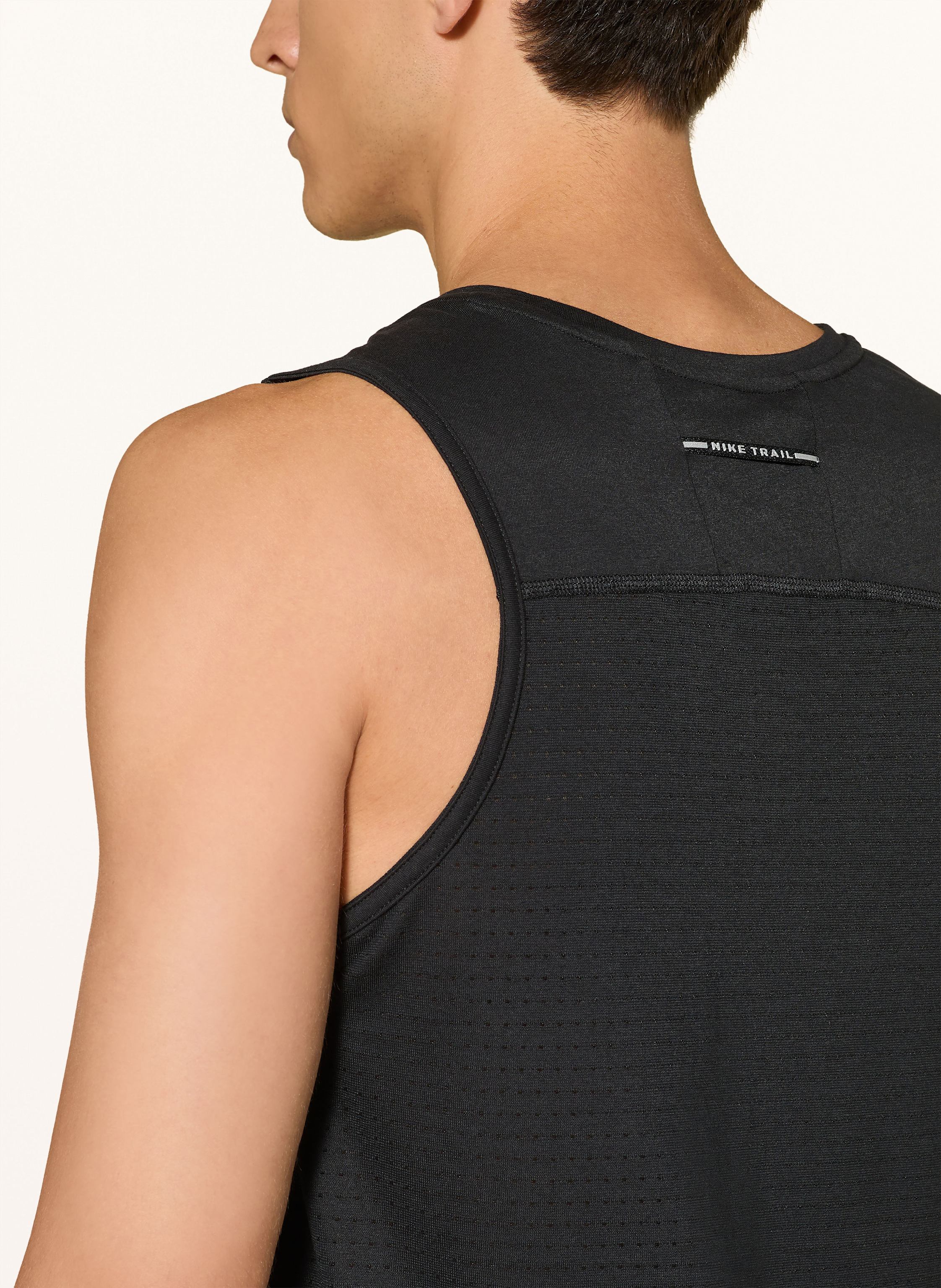 Thumbnail - Nike Laufshirt Solar Chase schwarz