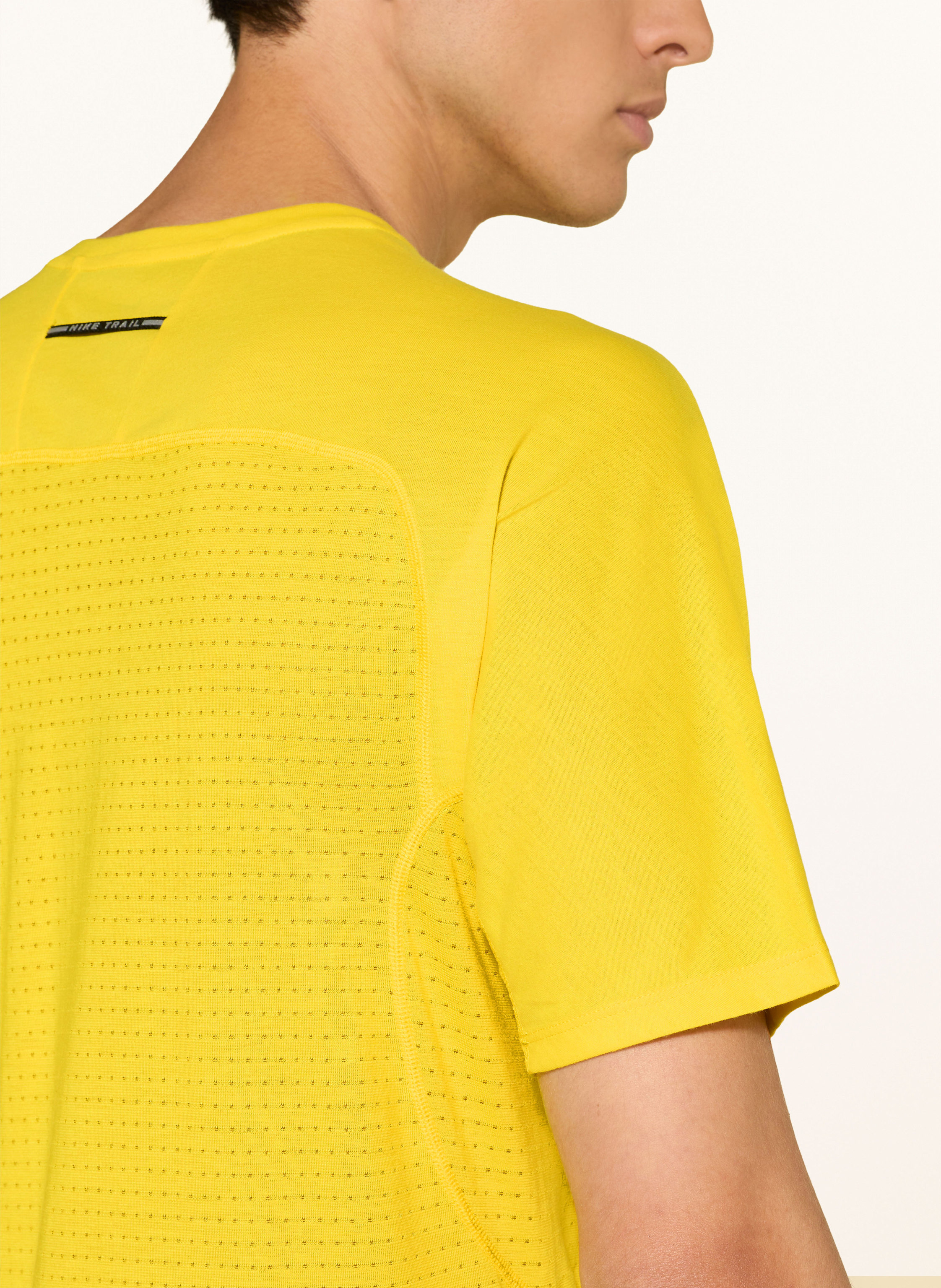 Thumbnail - Nike Laufshirt Solar Chase gelb