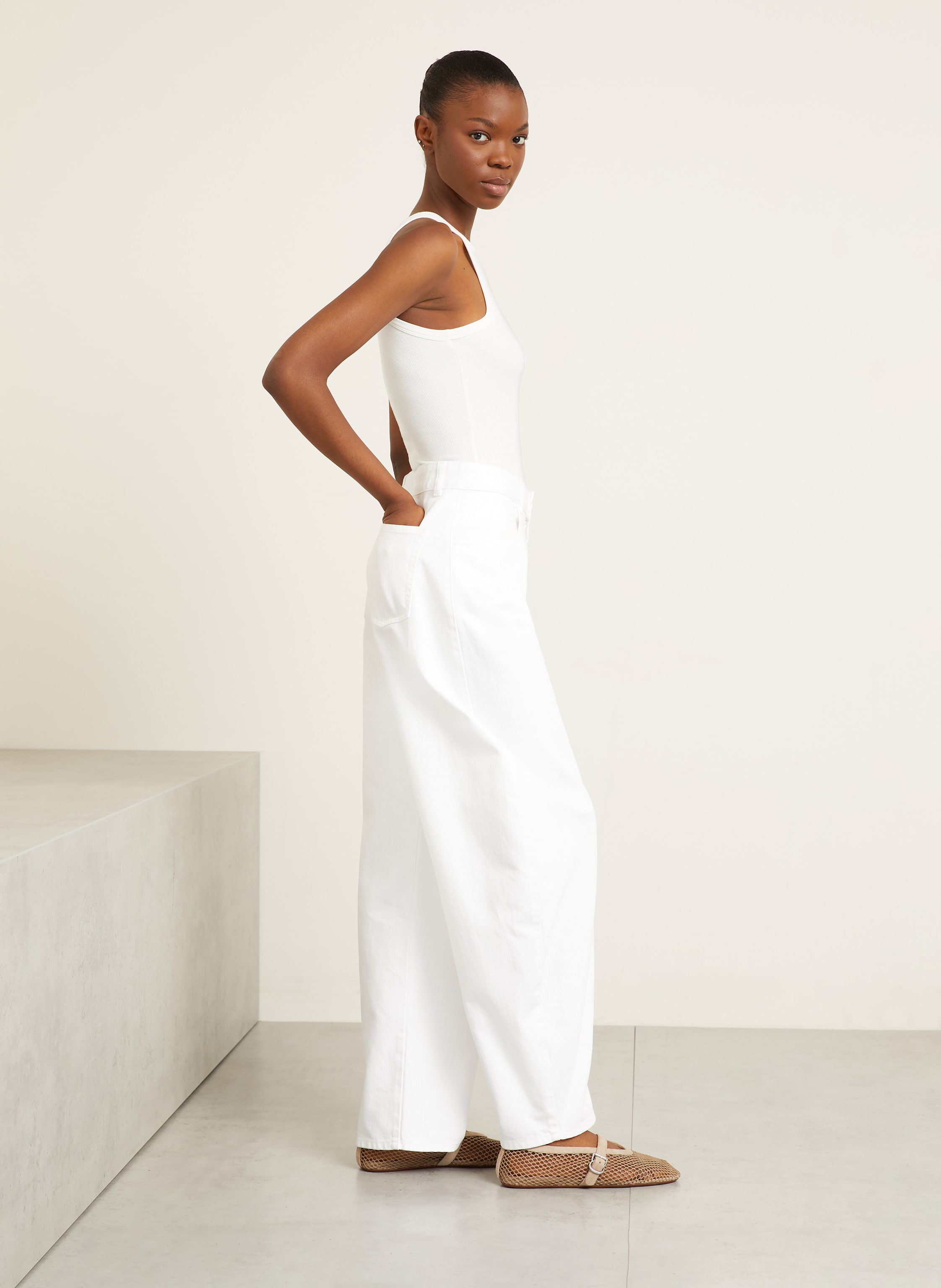 Thumbnail - Alaïa Barrel Jeans weiss