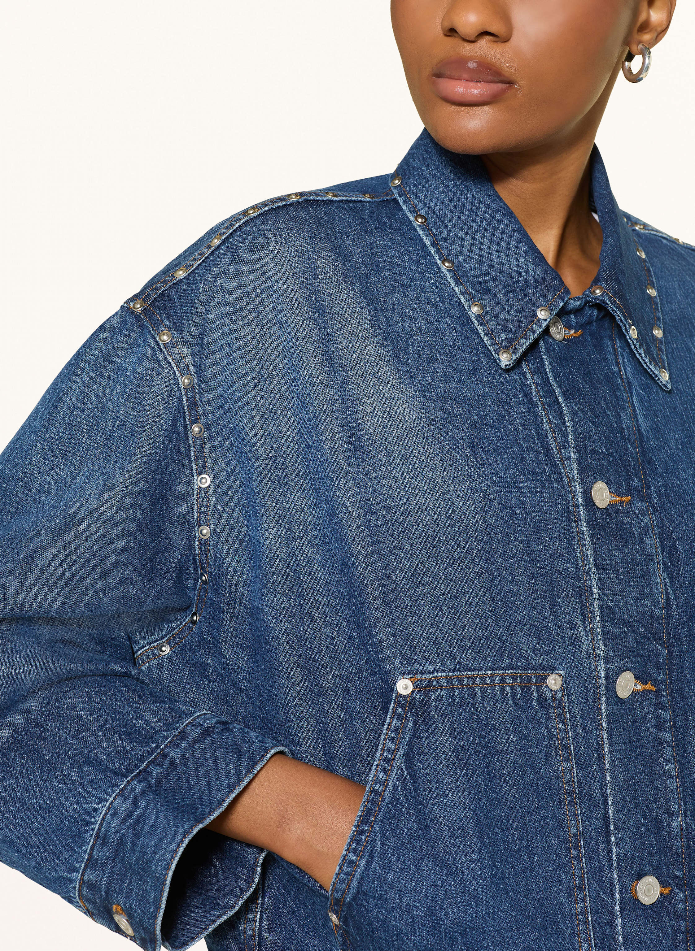 Thumbnail - 7 For All Mankind Jeansjacke Le Blue Mit Nieten blau