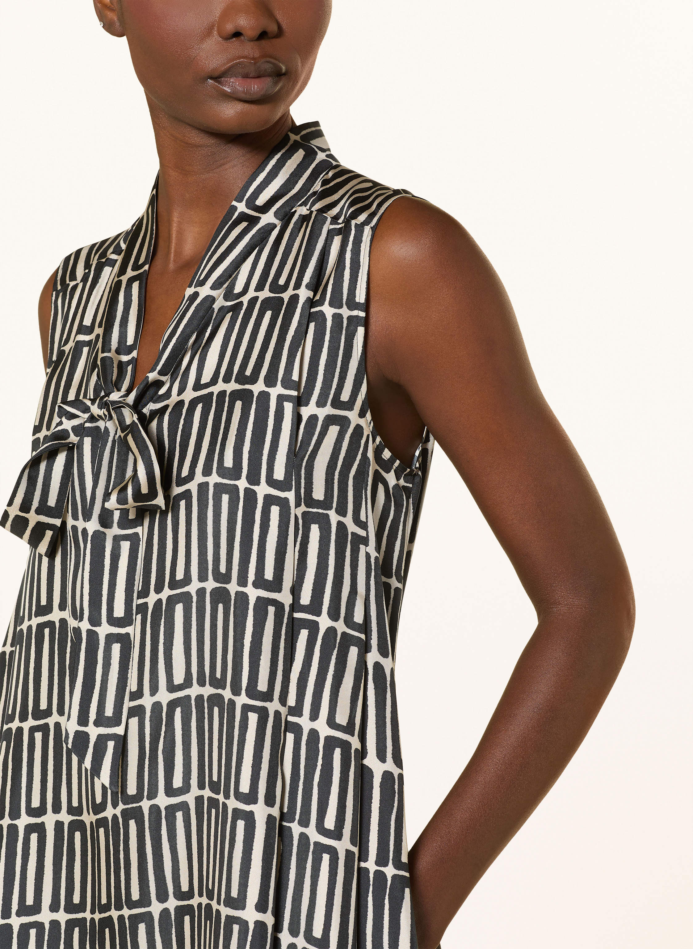 Thumbnail - S Max Mara Schluppenkleid Jackie Aus Seide schwarz