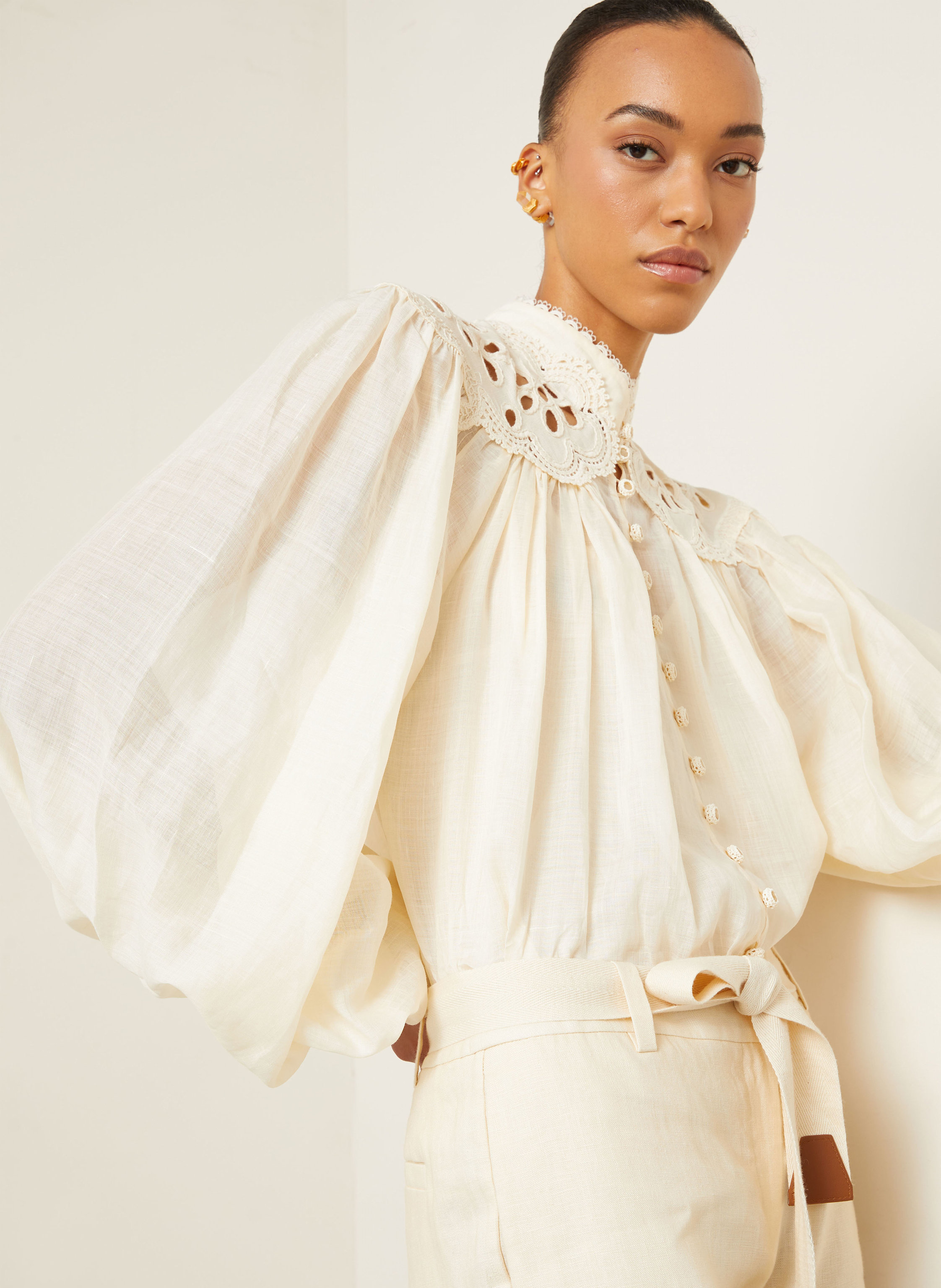 Thumbnail - Zimmermann Bluse Coco Mit Lochspitze beige