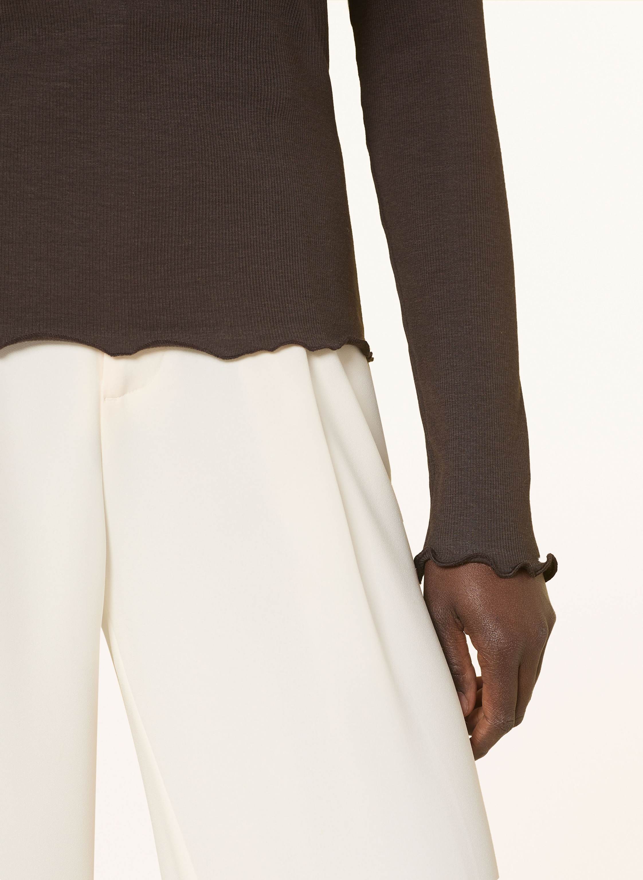 Thumbnail - Darling Harbour Longsleeve Mit Rüschen braun