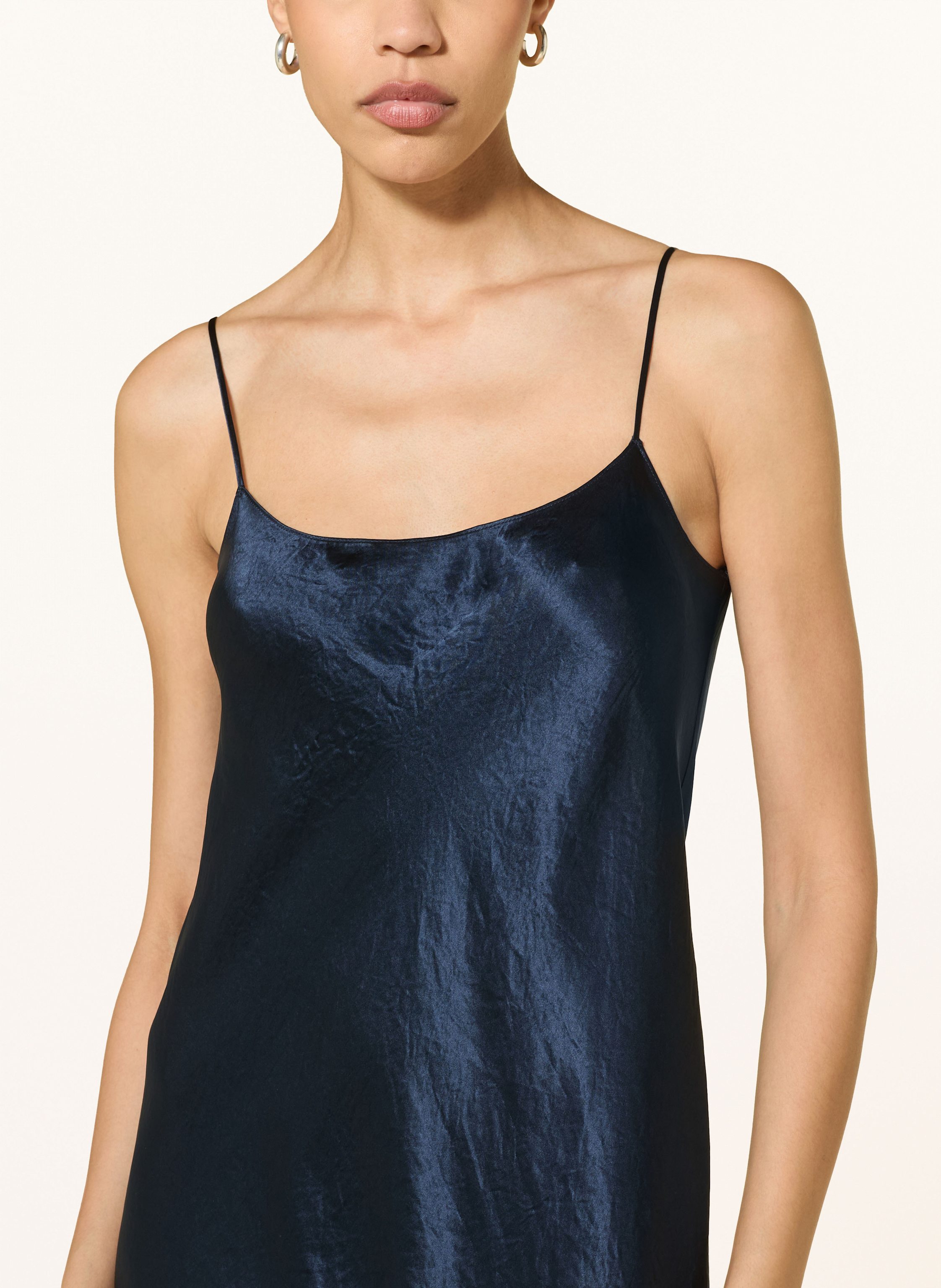 Thumbnail - Vince Satinkleid blau