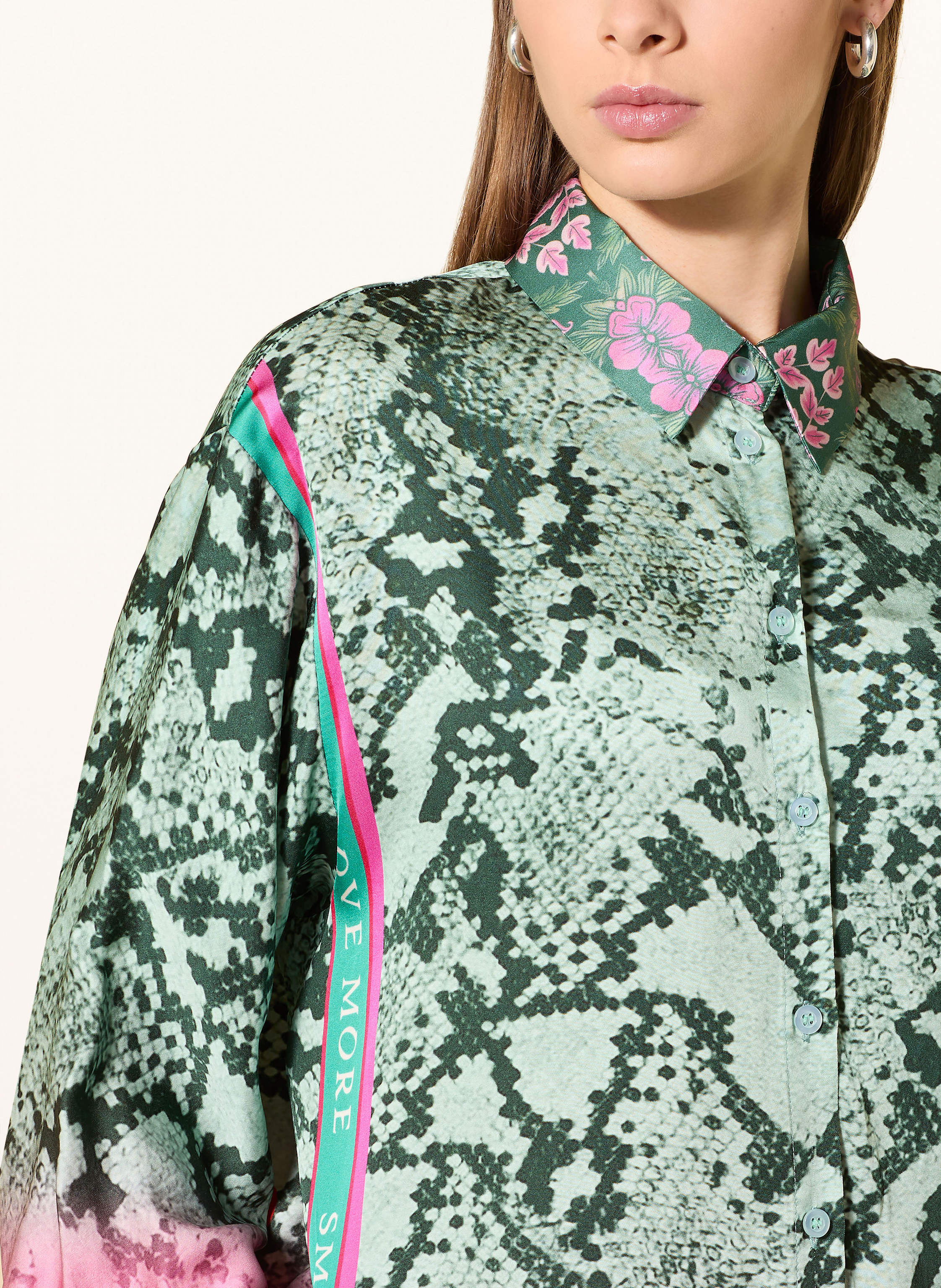 Thumbnail - Miss Goodlife Hemdbluse Aus Satin gruen