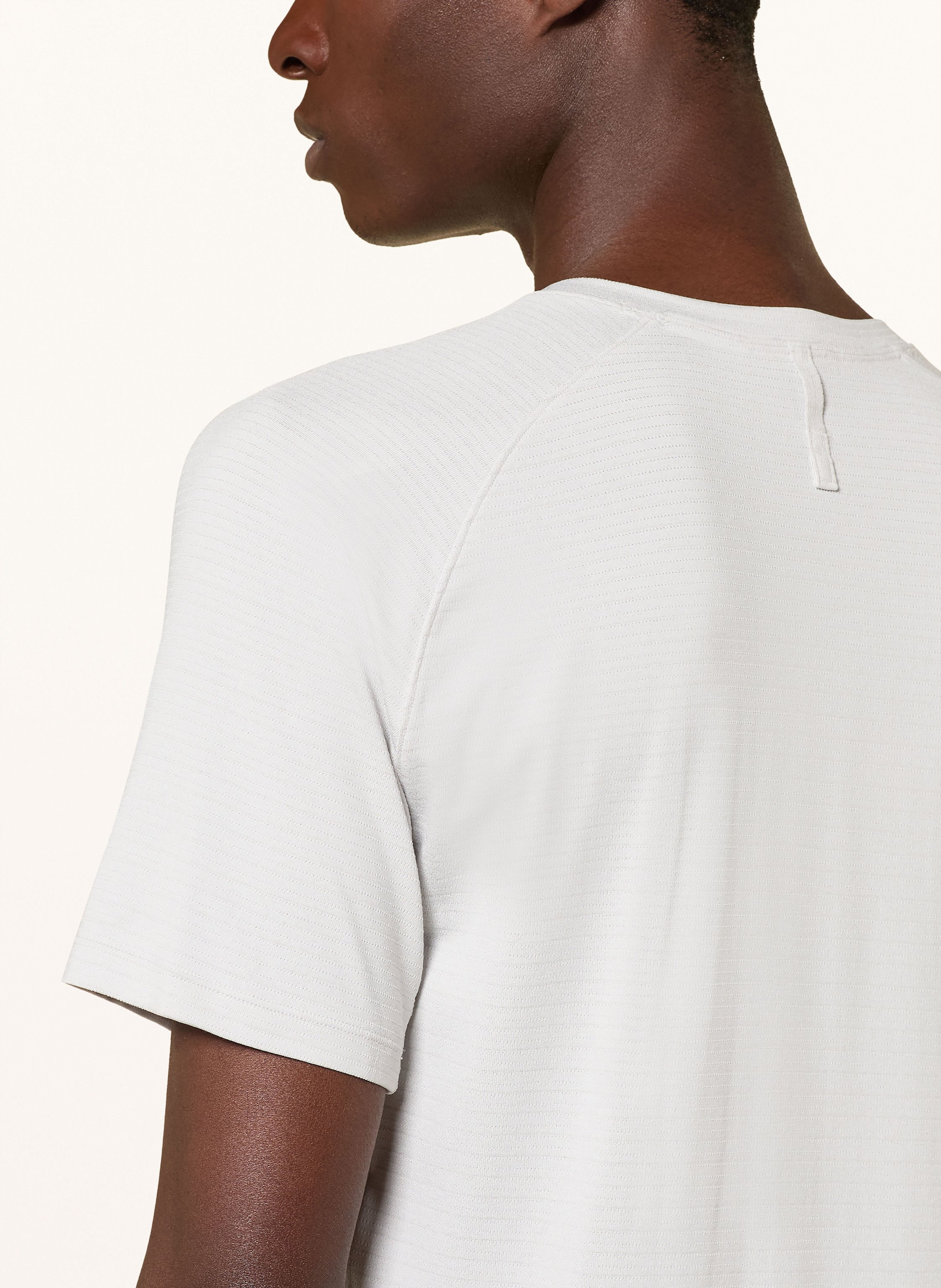 Thumbnail - Lululemon T-Shirt License To Train grau