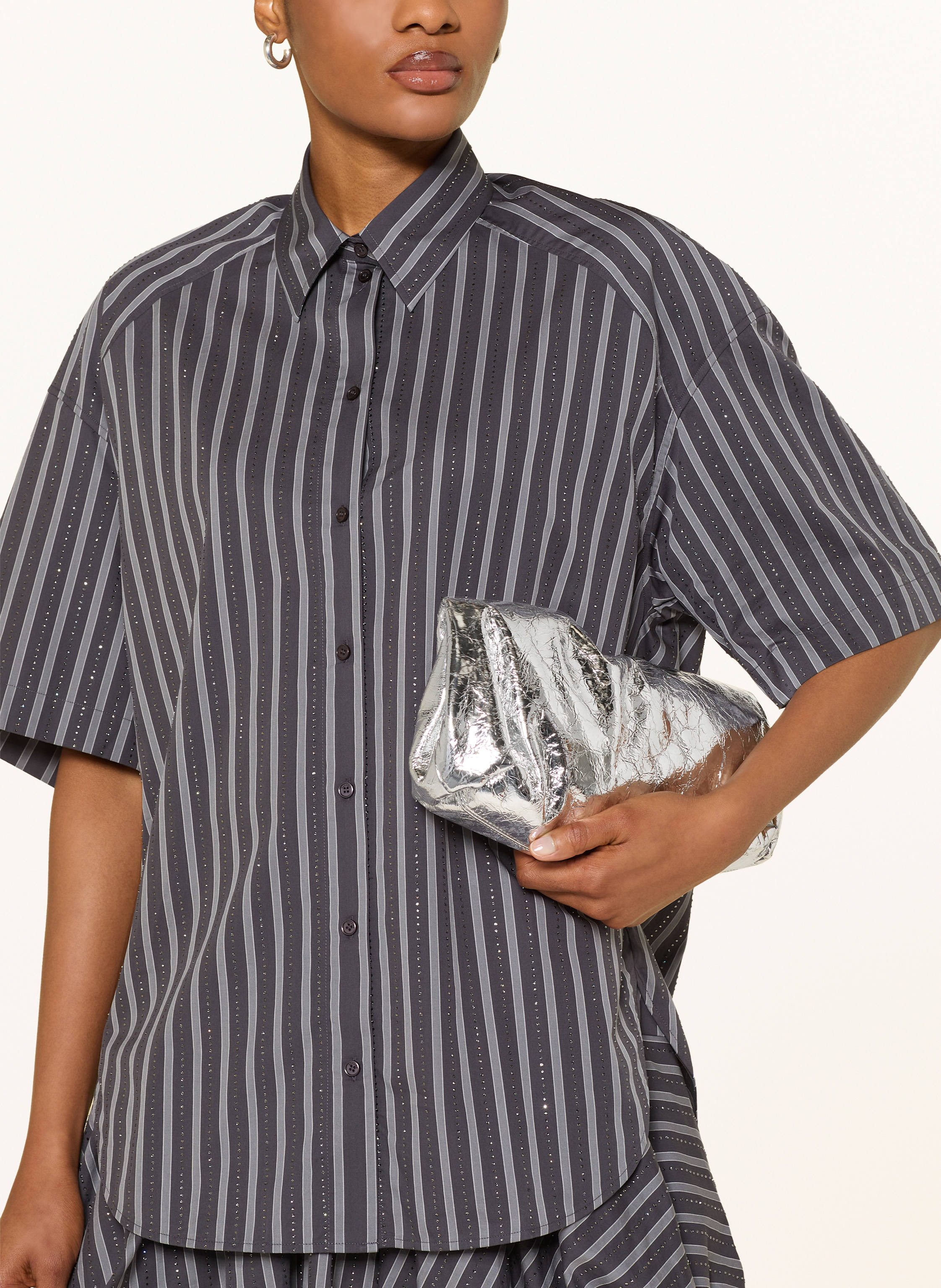 Thumbnail - Sandro Oversize-Hemdbluse Mit Schmucksteinen grau