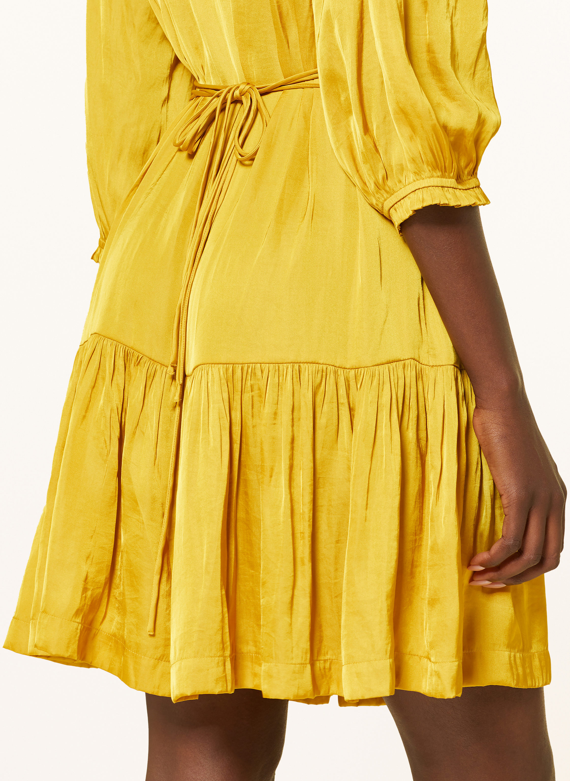 Thumbnail - Ba&Sh Satinkleid Cyrilia Mit 3/4-Arm Und Rüschen gelb