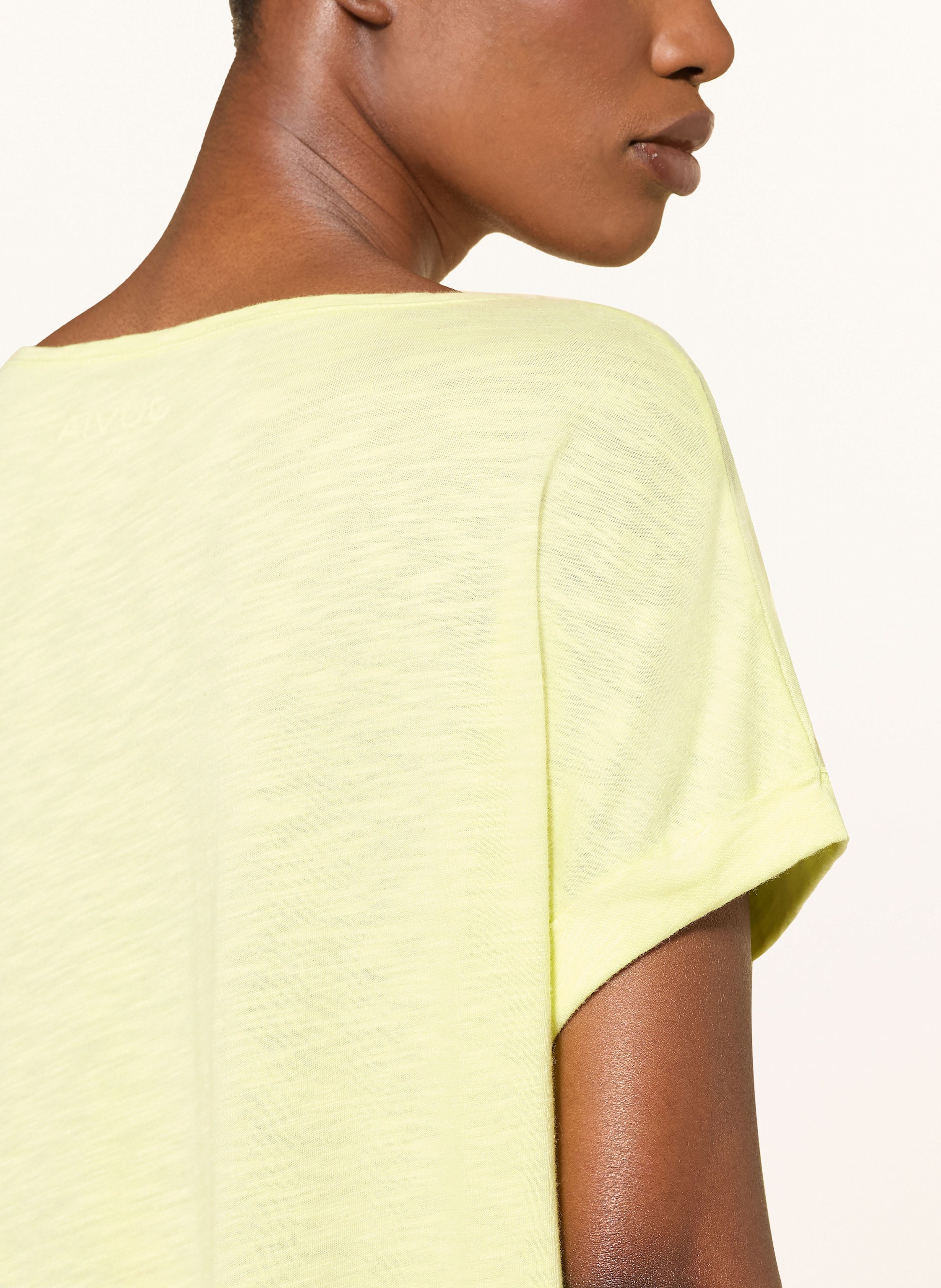 Thumbnail - Juvia T-Shirt Luca gruen