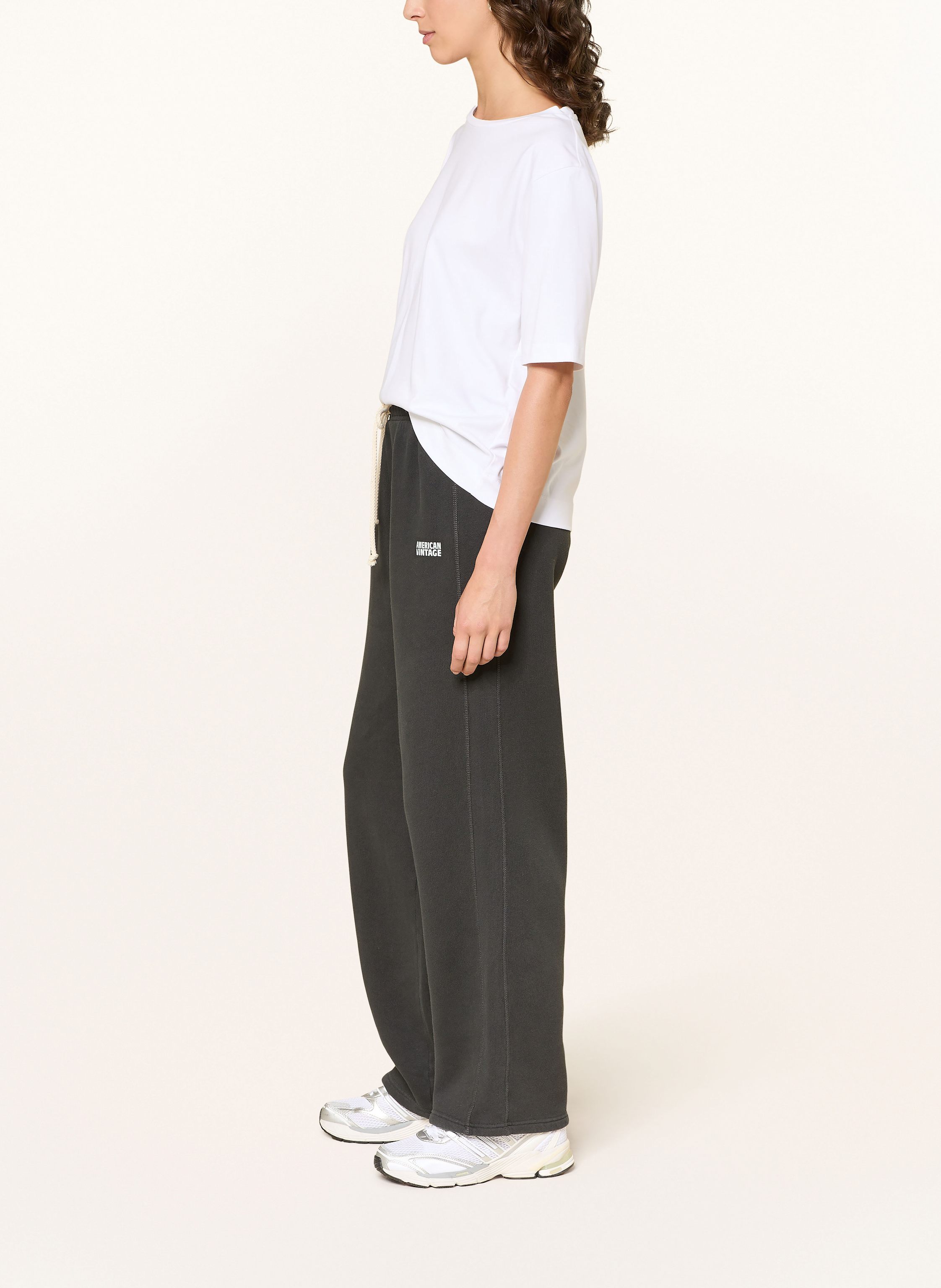 Thumbnail - American Vintage Sweatpants Izubird schwarz