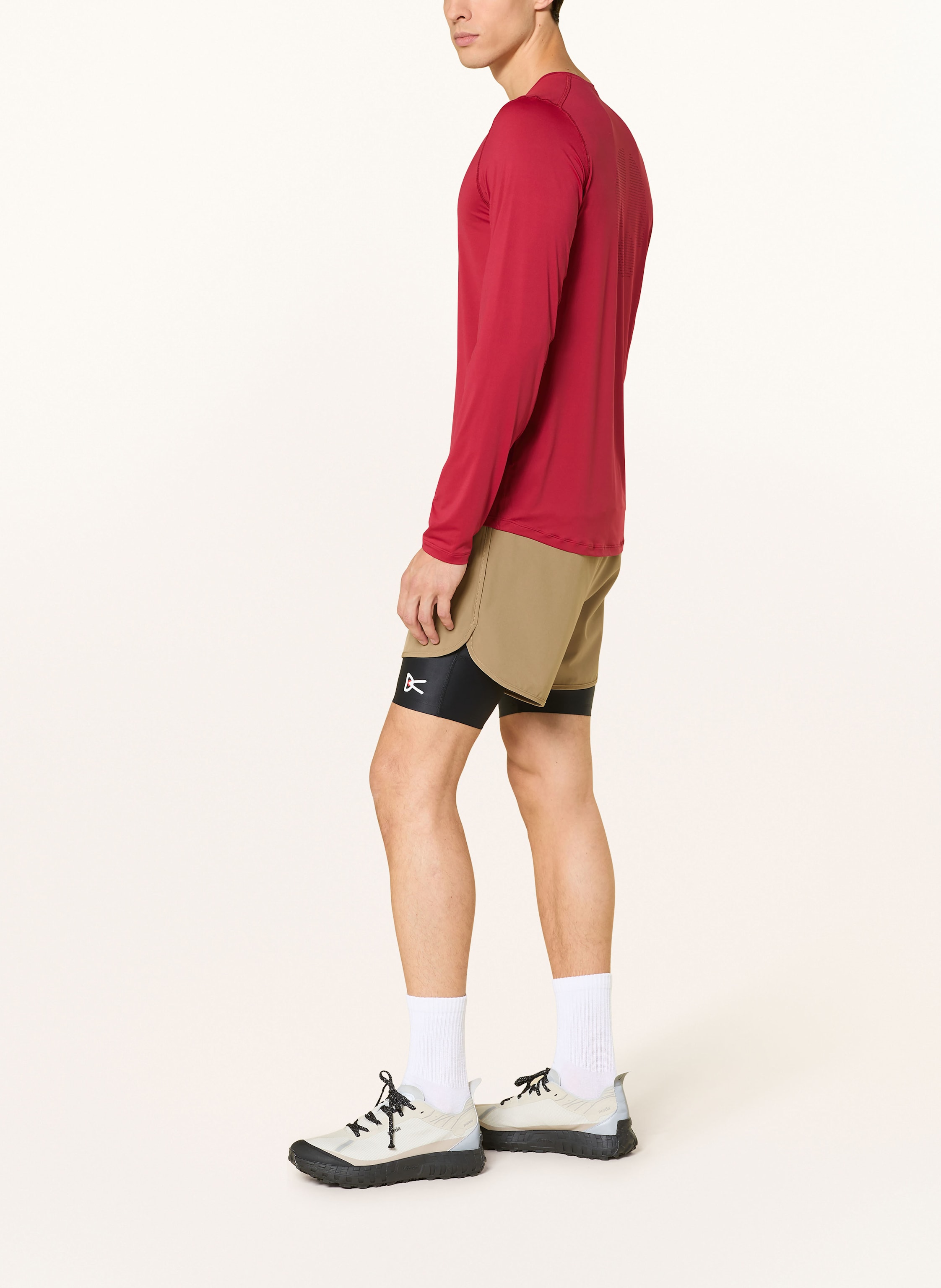 Thumbnail - District Vision 2-In-1-Laufshorts braun