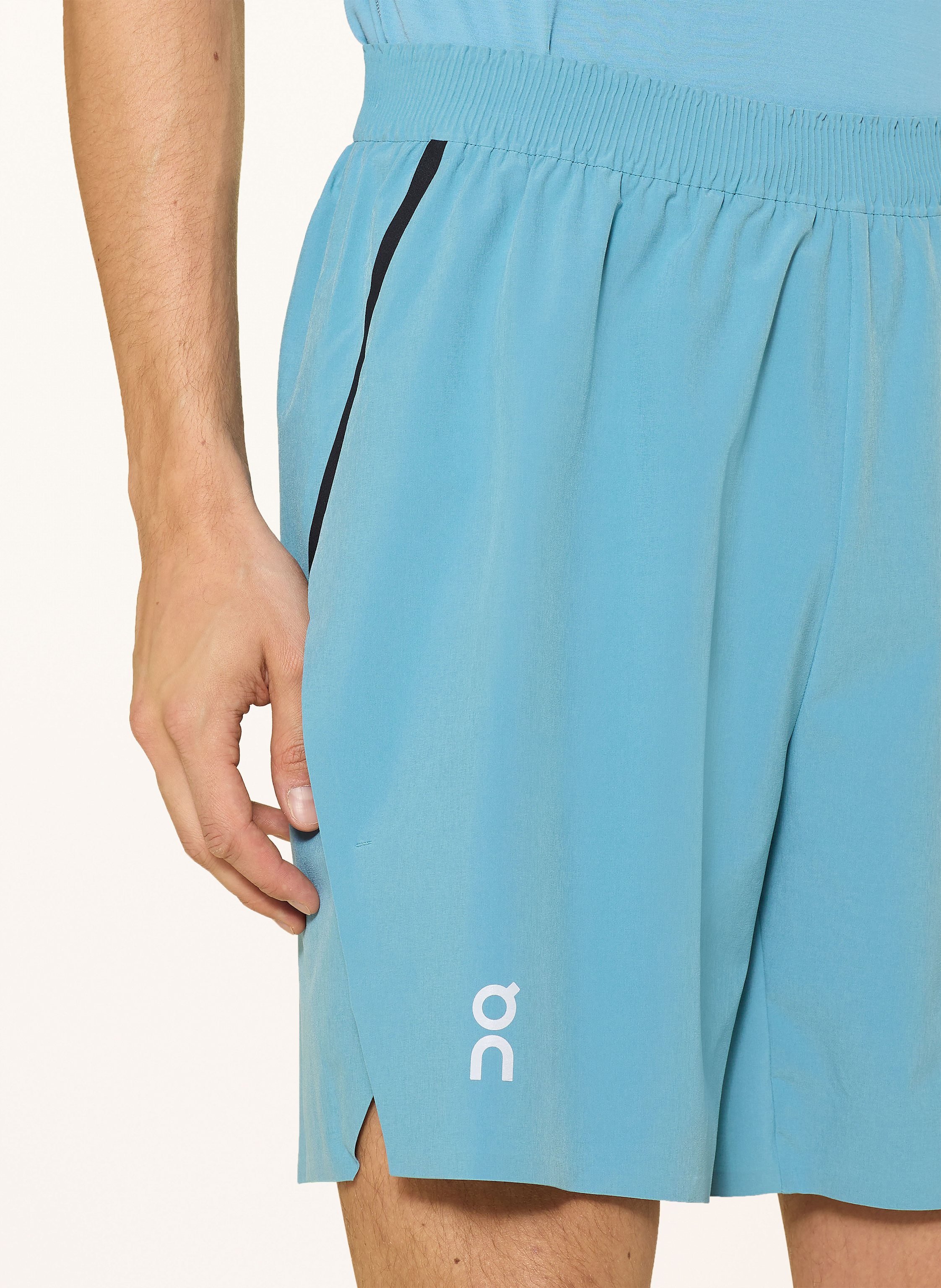 Thumbnail - On 2-In-1-Trainingsshorts Train blau