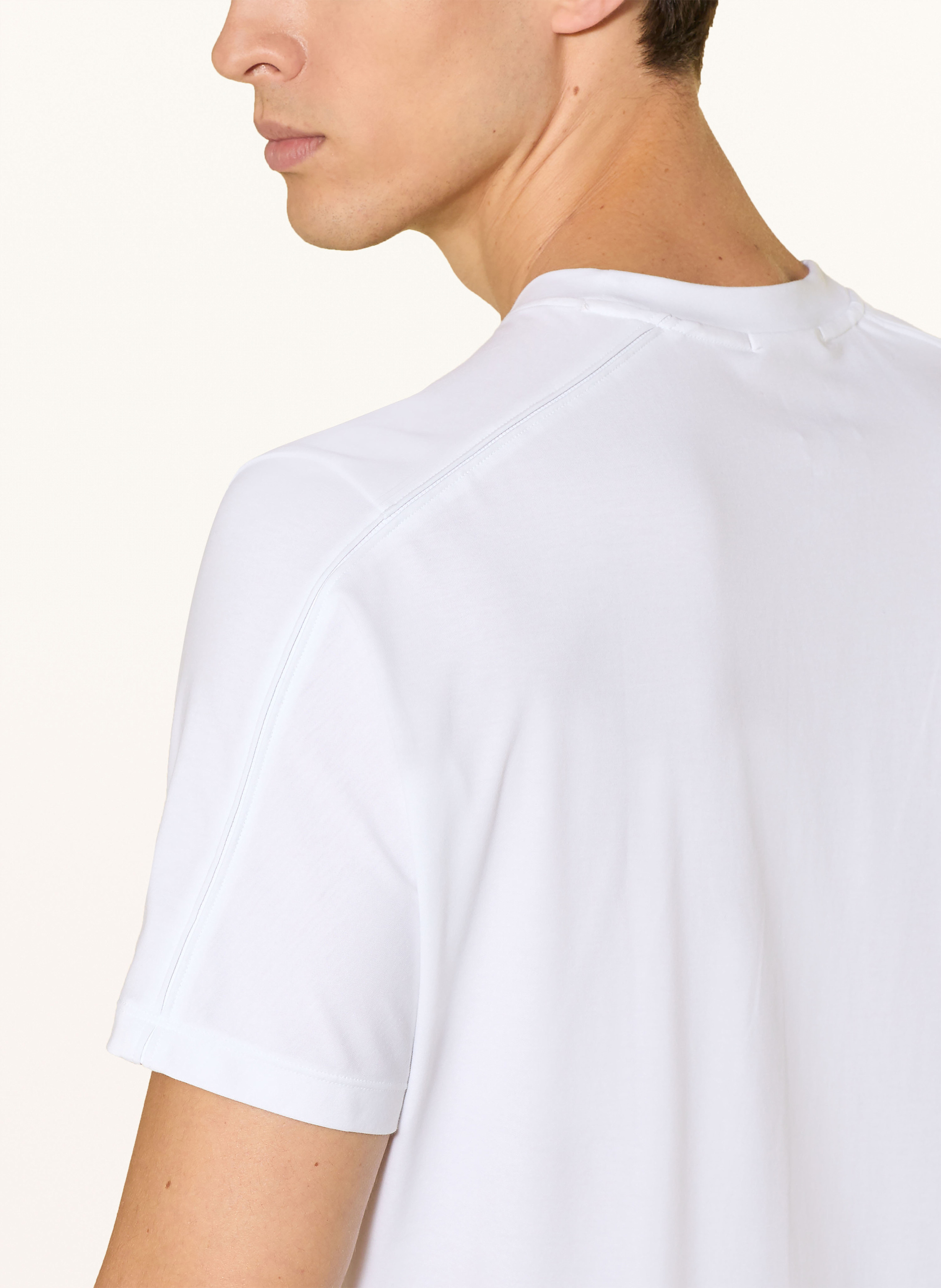 Thumbnail - On T-Shirt Focus-T weiss