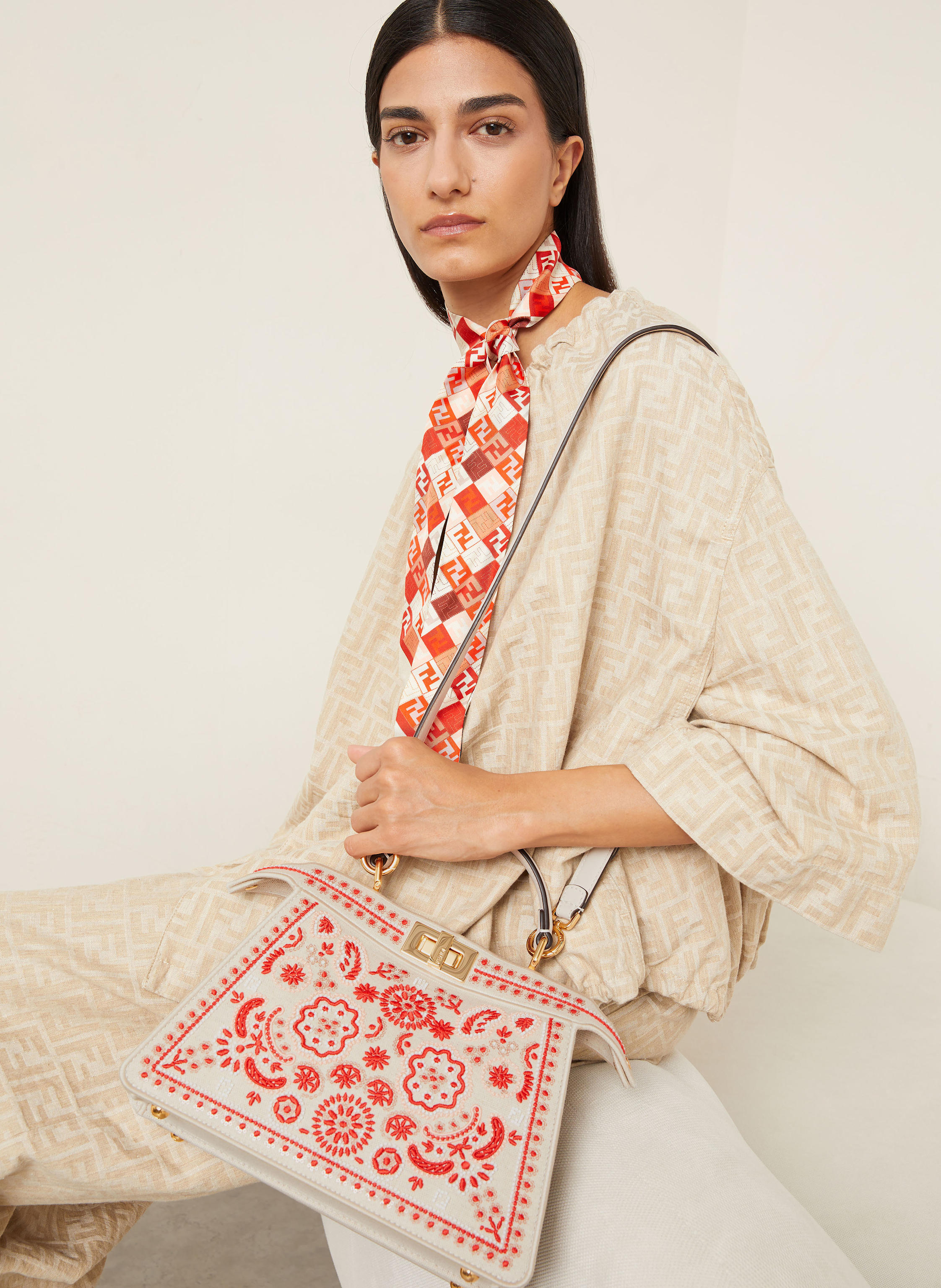 Thumbnail - Fendi Handtasche Peekaboo Iseeu Small rot