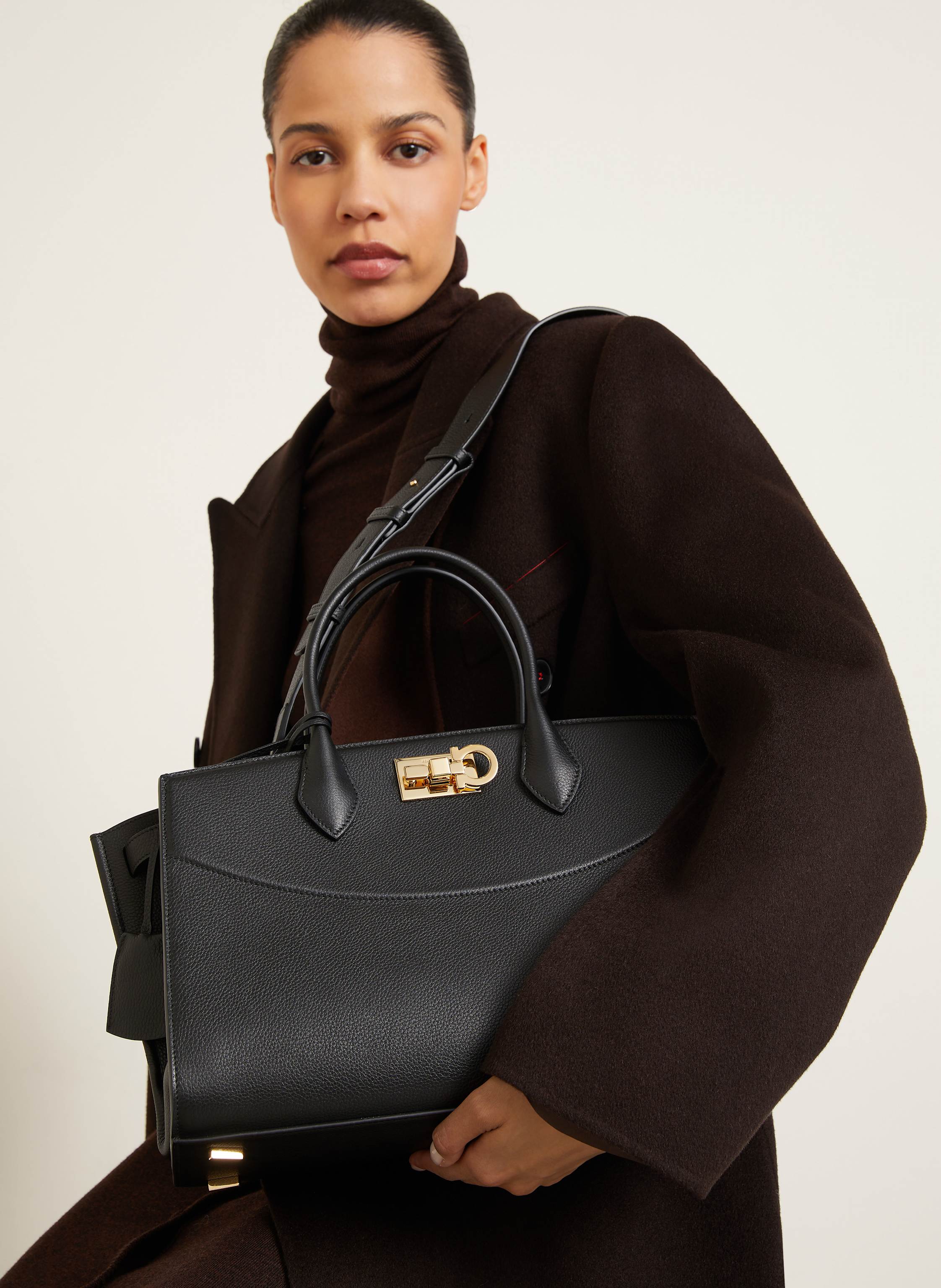 Thumbnail - Ferragamo Handtasche The New Studio Soft Large schwarz