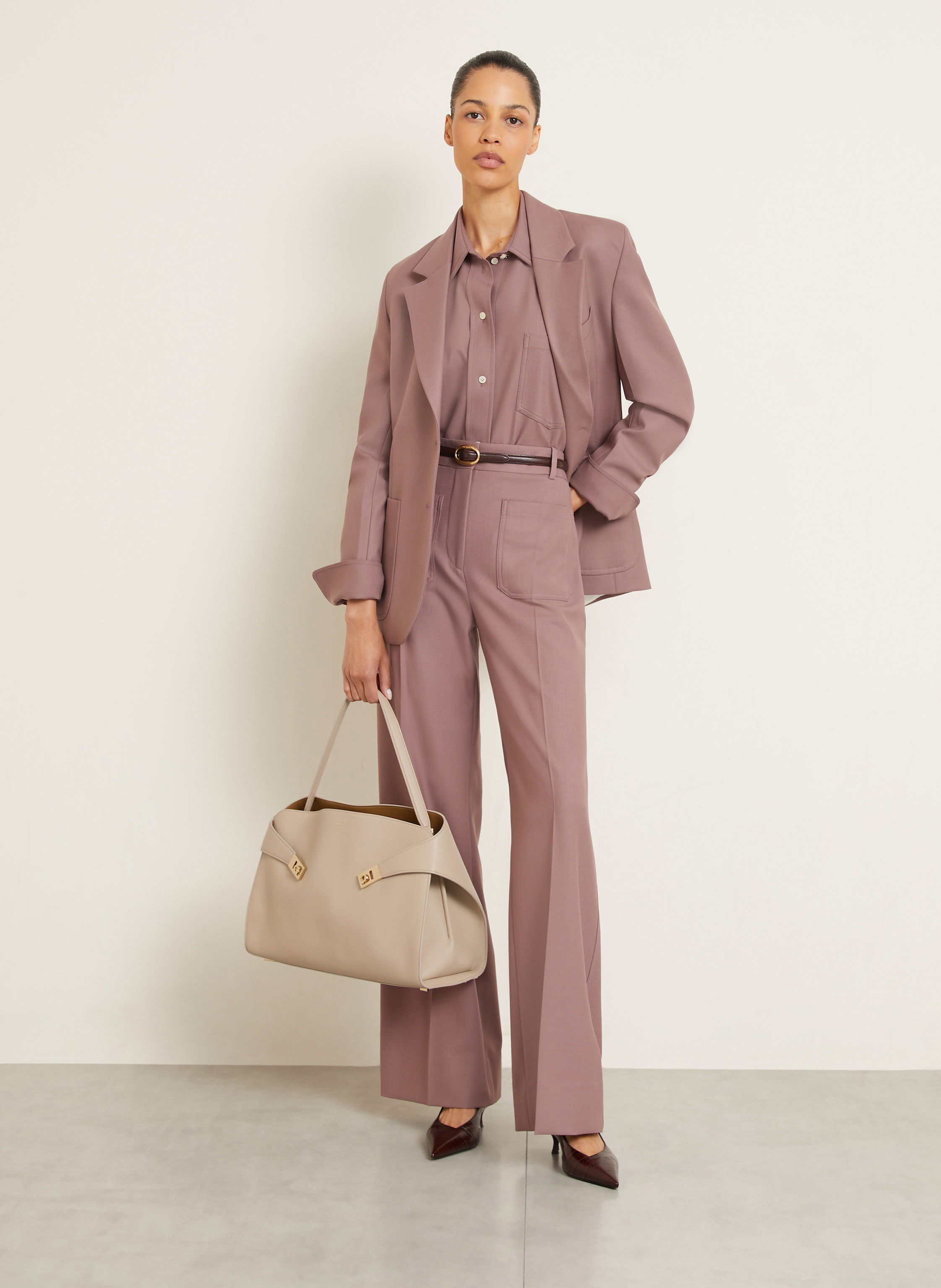 Thumbnail - Ferragamo Handtasche Hug Soft grau