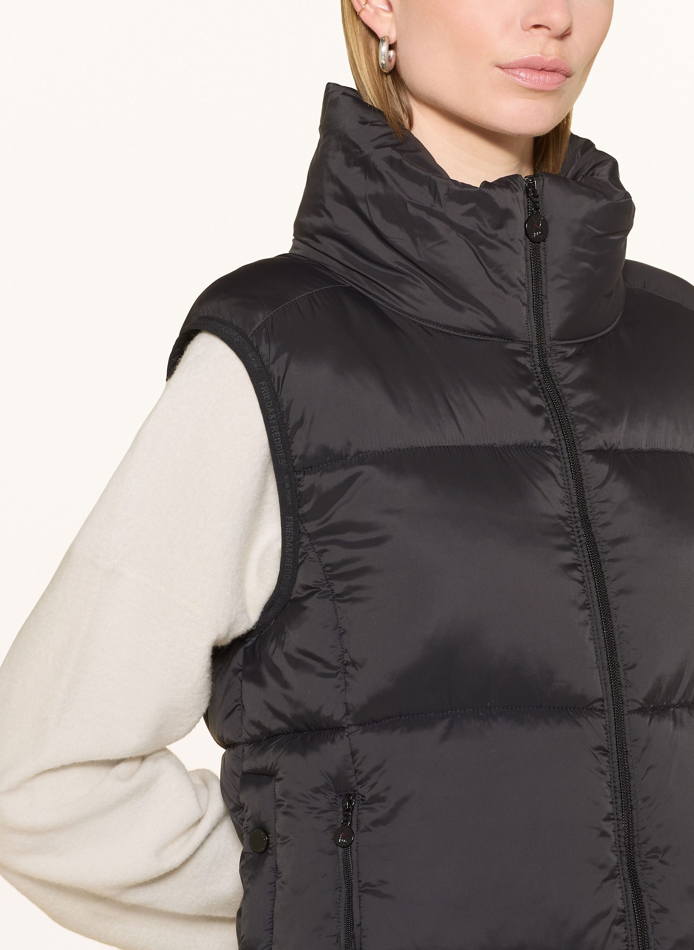 Thumbnail - Frieda & Freddies Steppweste Cisme schwarz