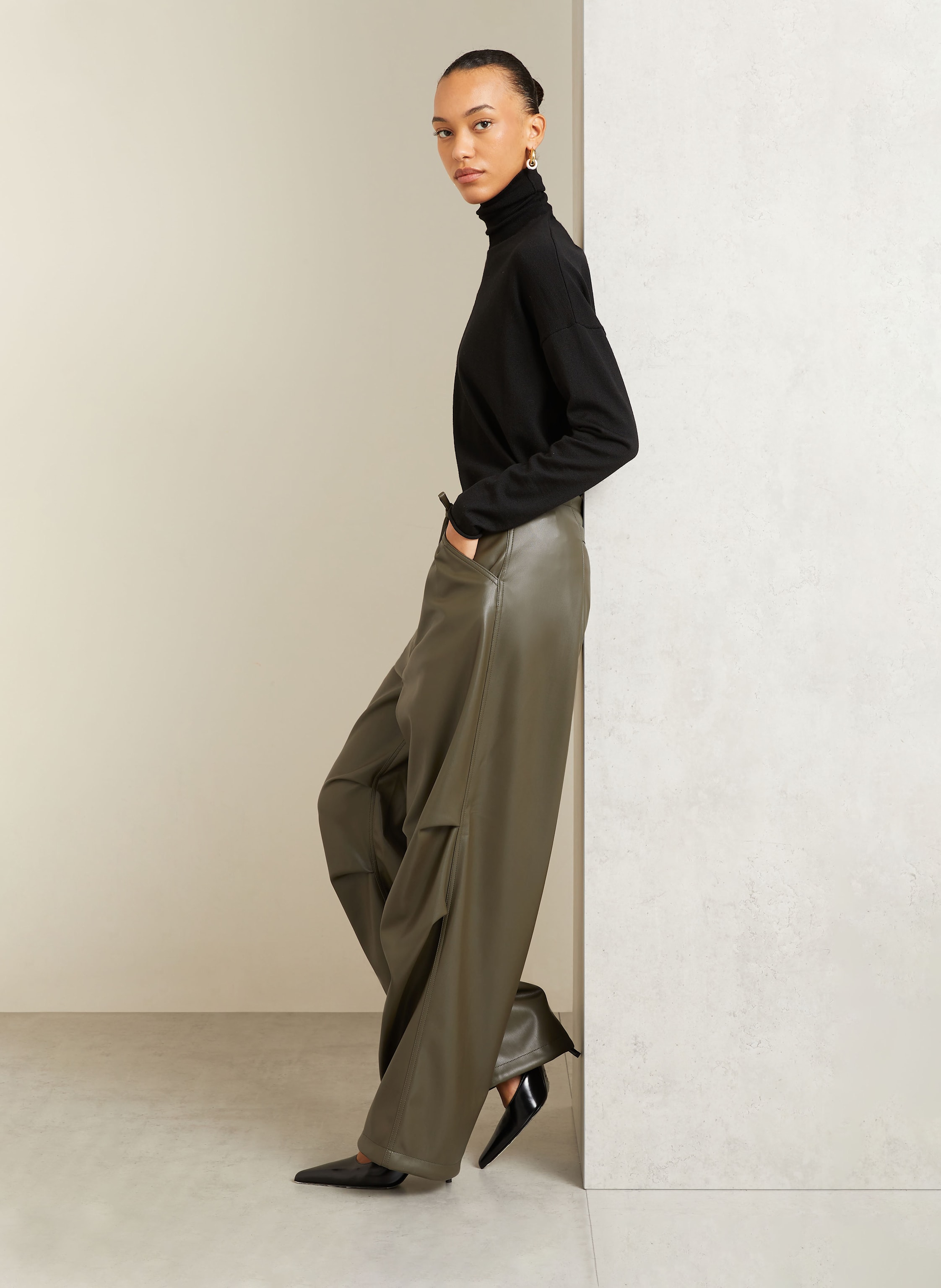 Thumbnail - Darkpark Hose Daisy In Lederoptik gruen