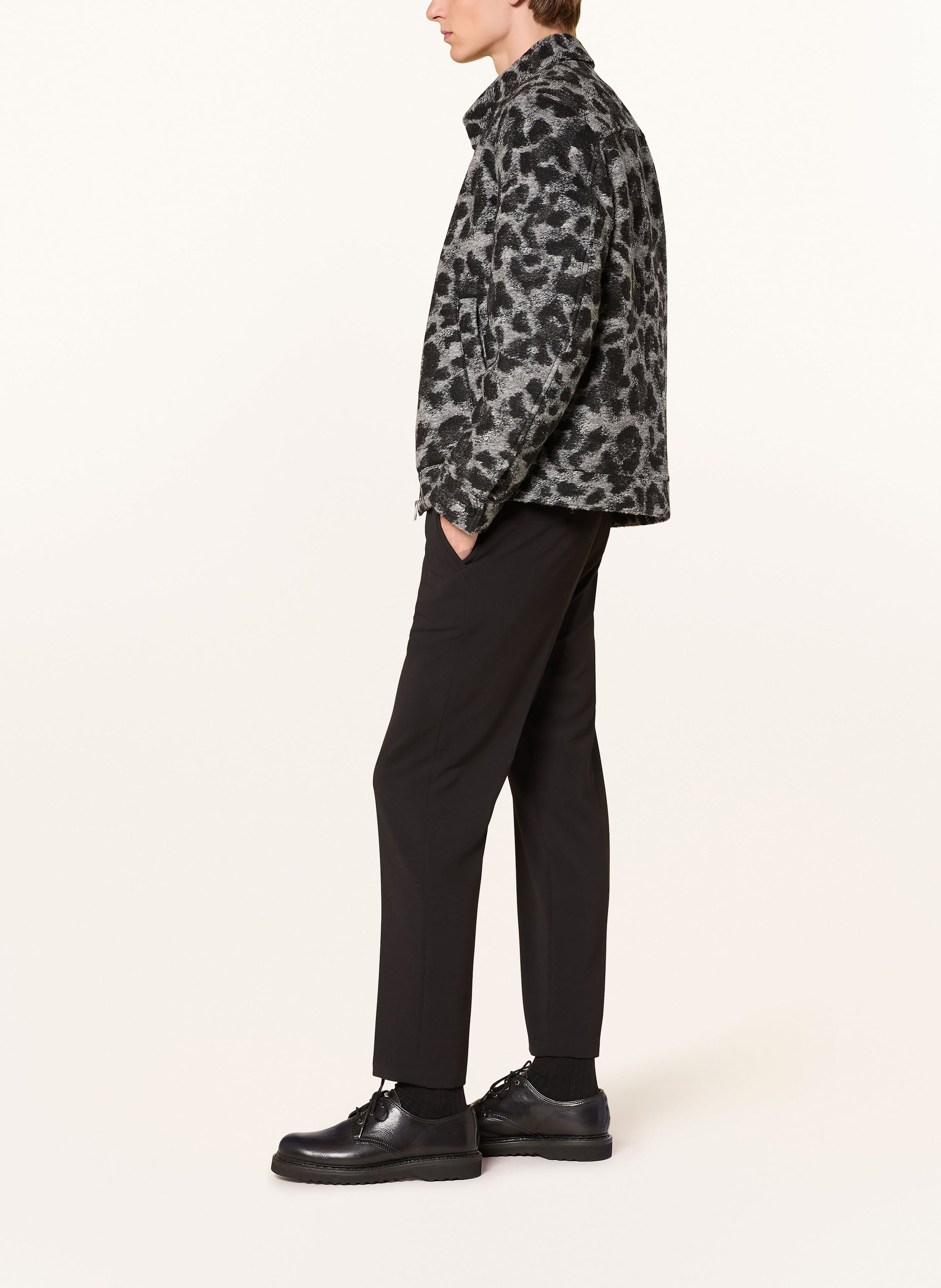 Thumbnail - Drykorn Hose Deger Im Jogging-Stil Extra Slim Fit schwarz