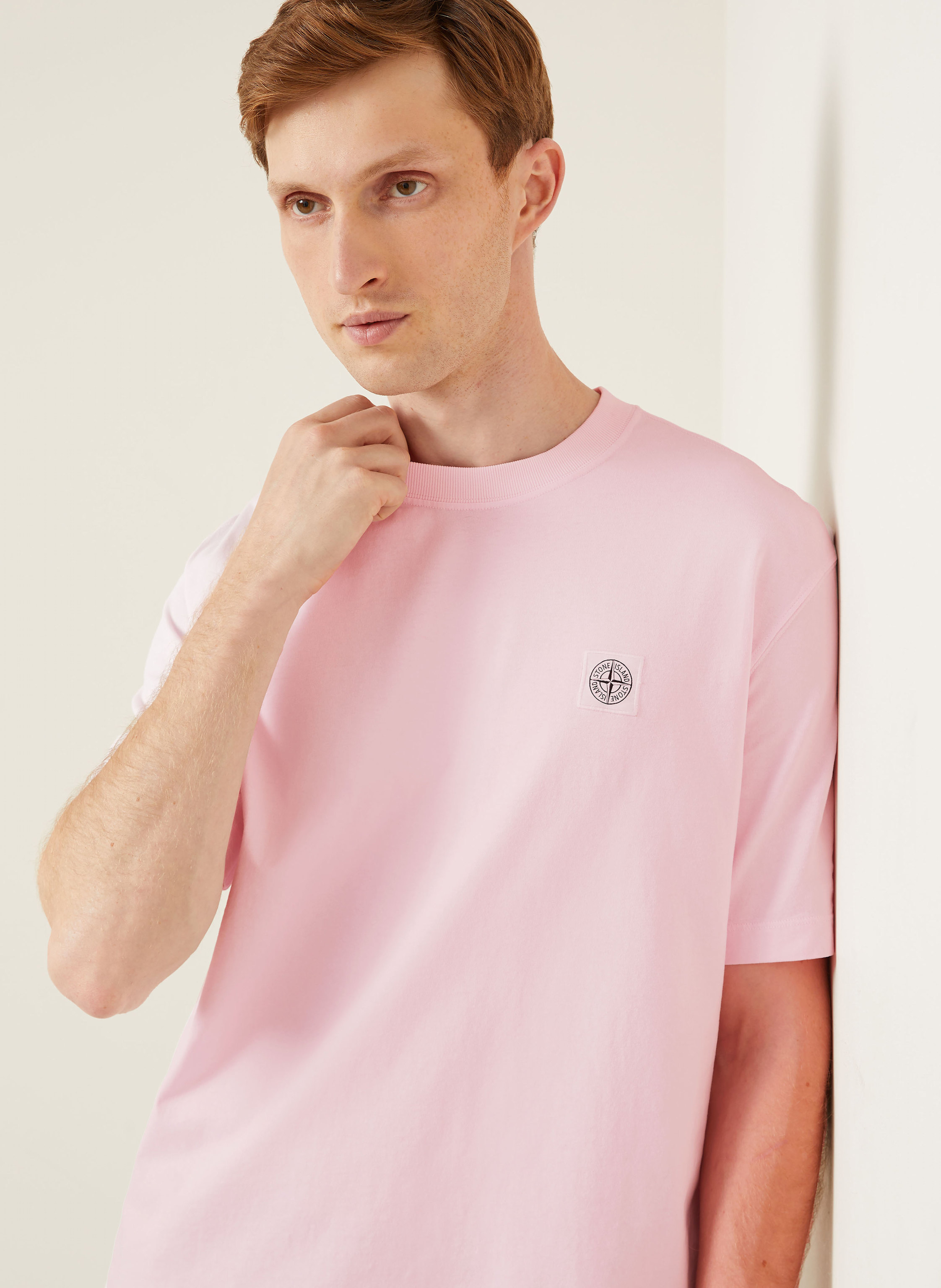 Thumbnail - Stone Island T-Shirt pink