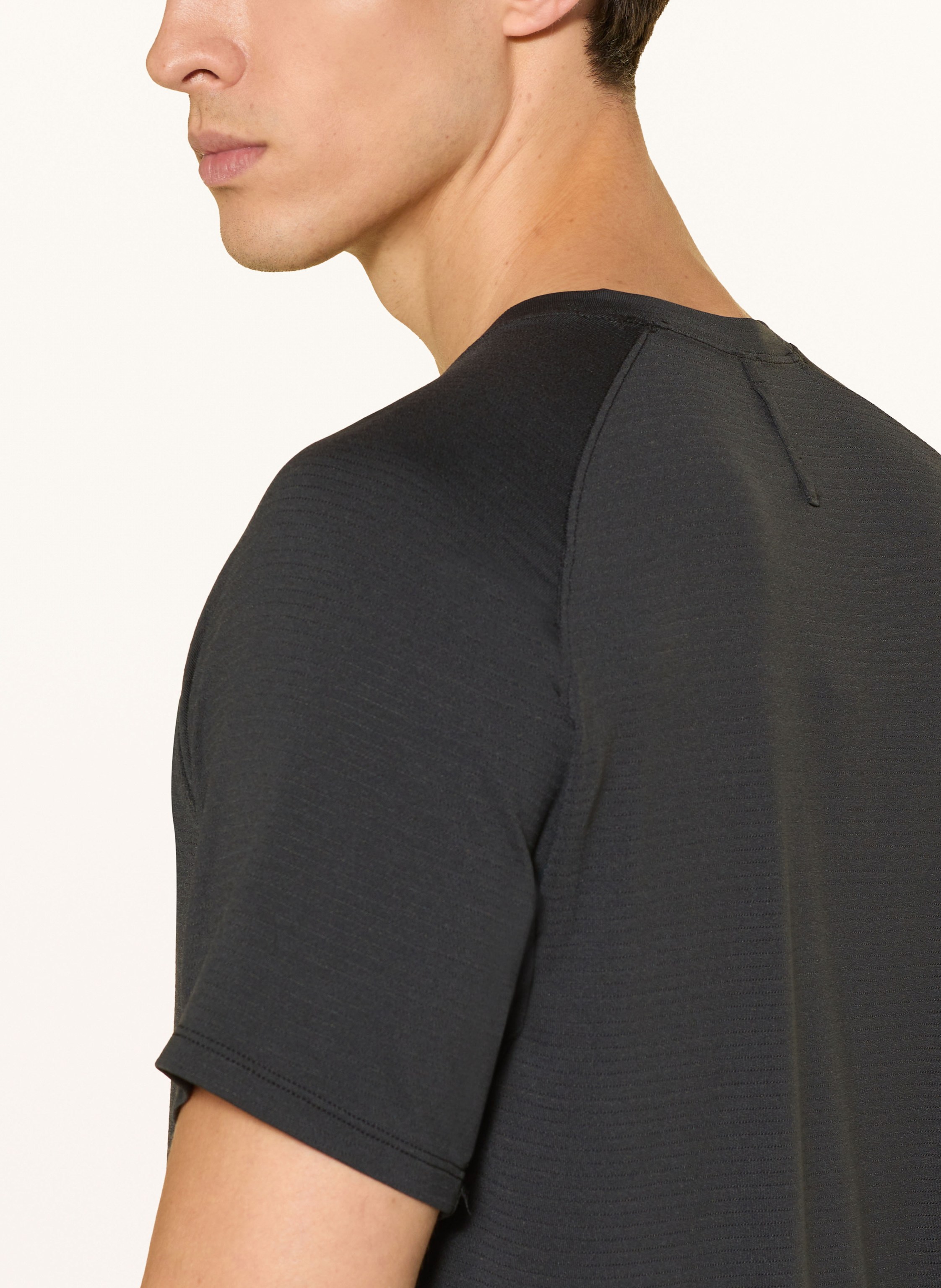 Thumbnail - Lululemon T-Shirt License To Train schwarz