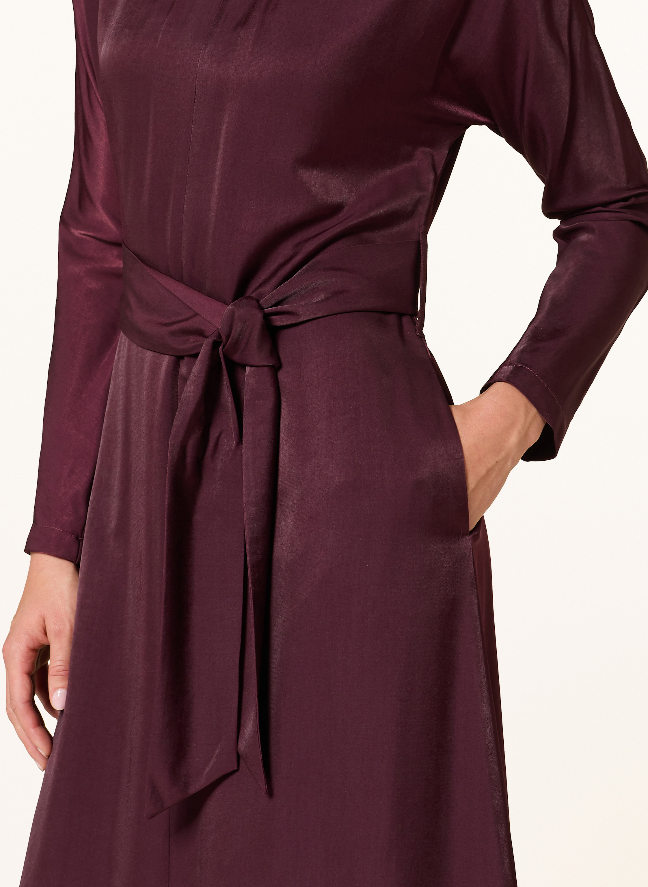 Thumbnail - Cinque Satinkleid Ciellipse Mit Cut-Out rot