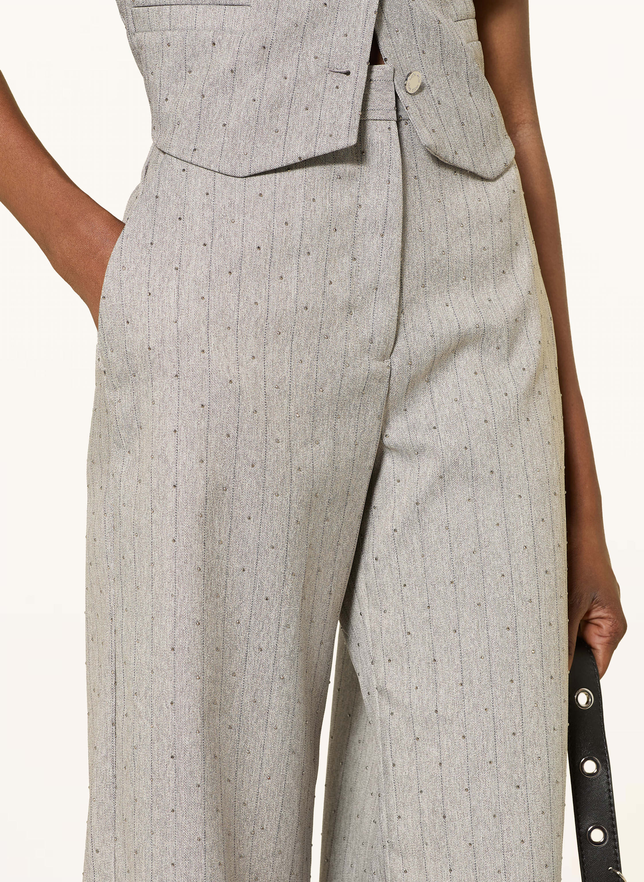 Thumbnail - Maje Marlenehose Mit Schmucksteinen grau