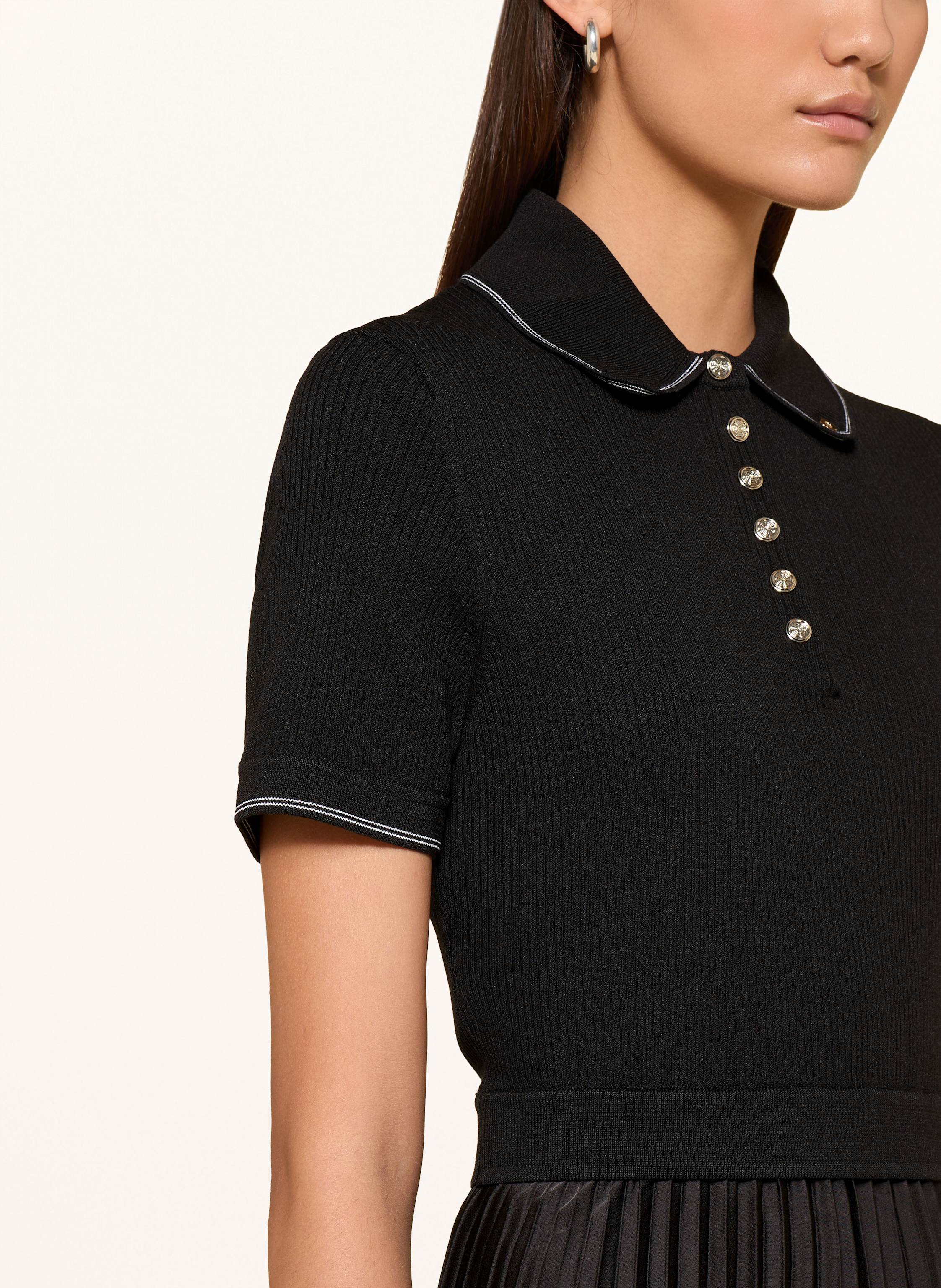 Thumbnail - Maje Kleid Im Materialmix Mit Plissees schwarz