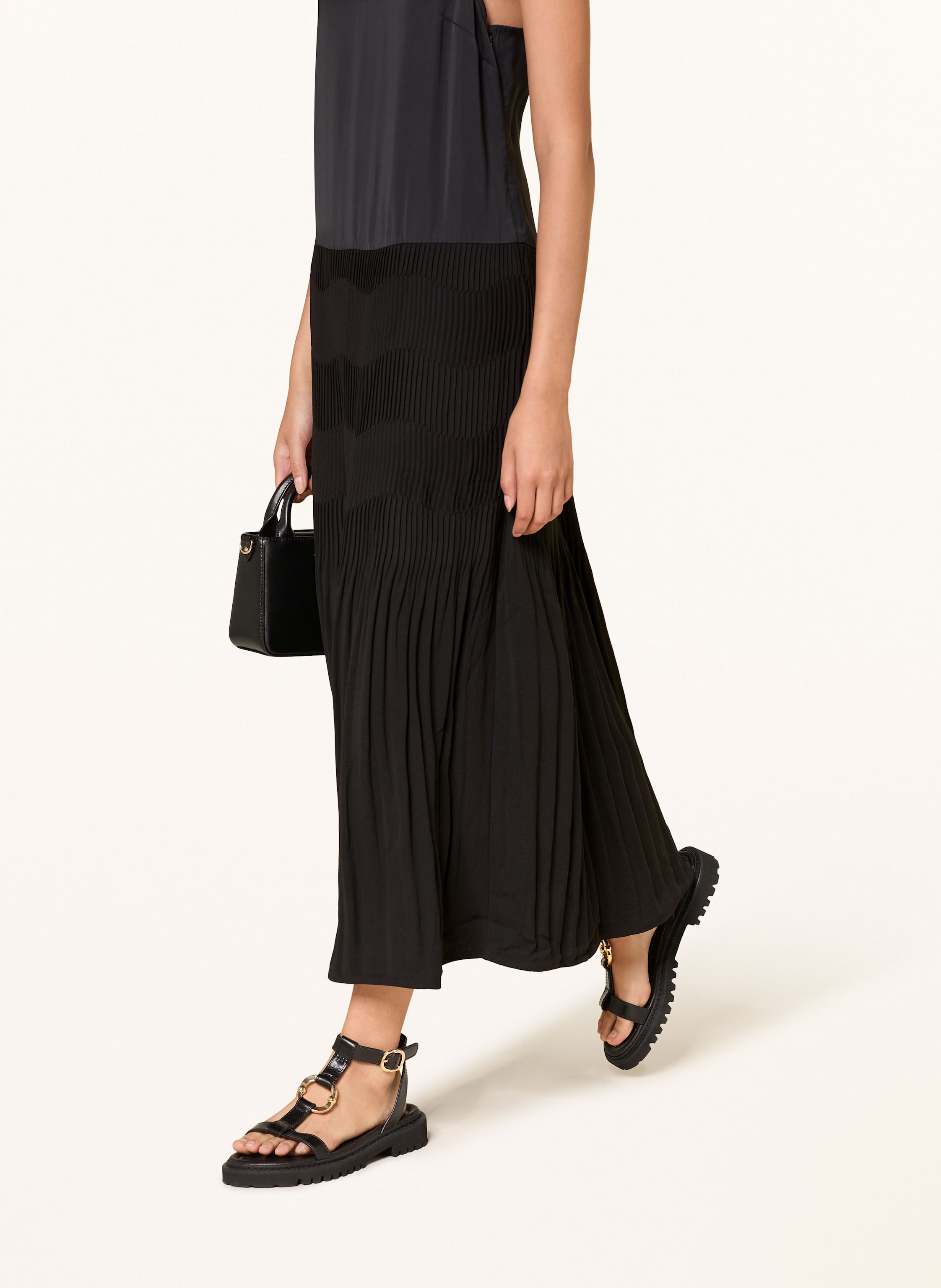 Thumbnail - Claudie Pierlot Kleid Im Materialmix schwarz