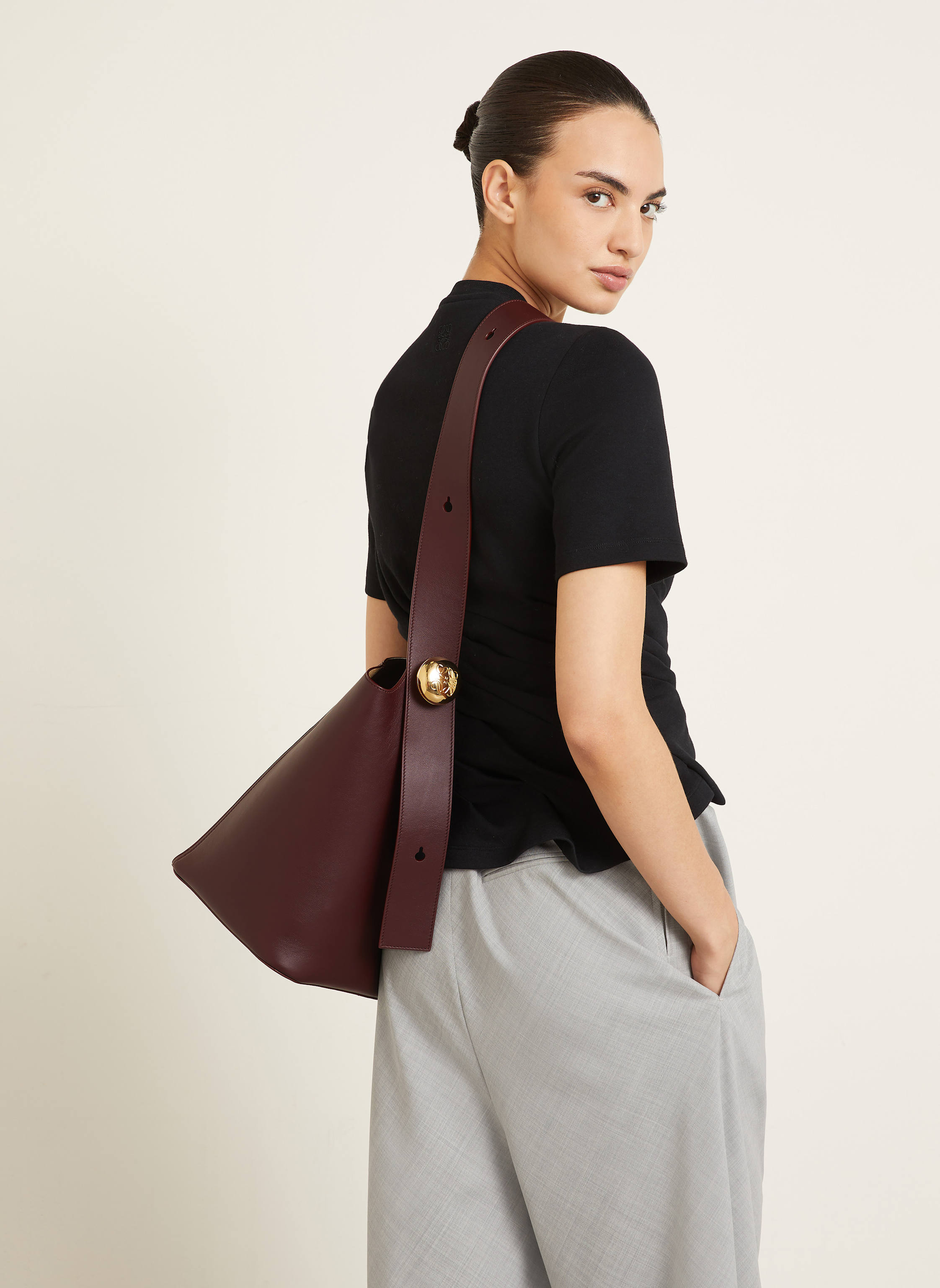 Thumbnail - Loewe Handtasche Pebble Bucket Medium rot