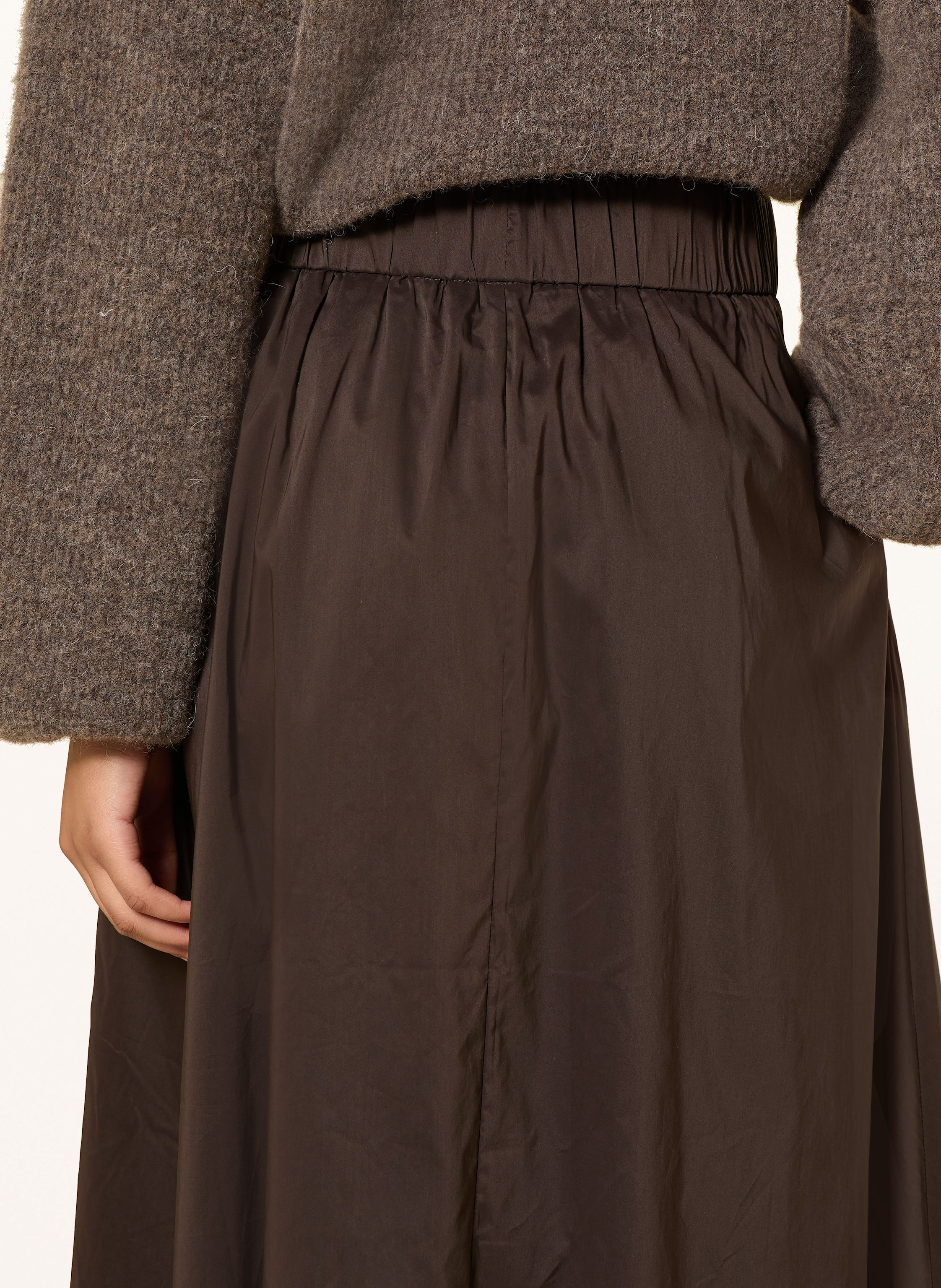 Thumbnail - Neo Noir Rock Yara braun