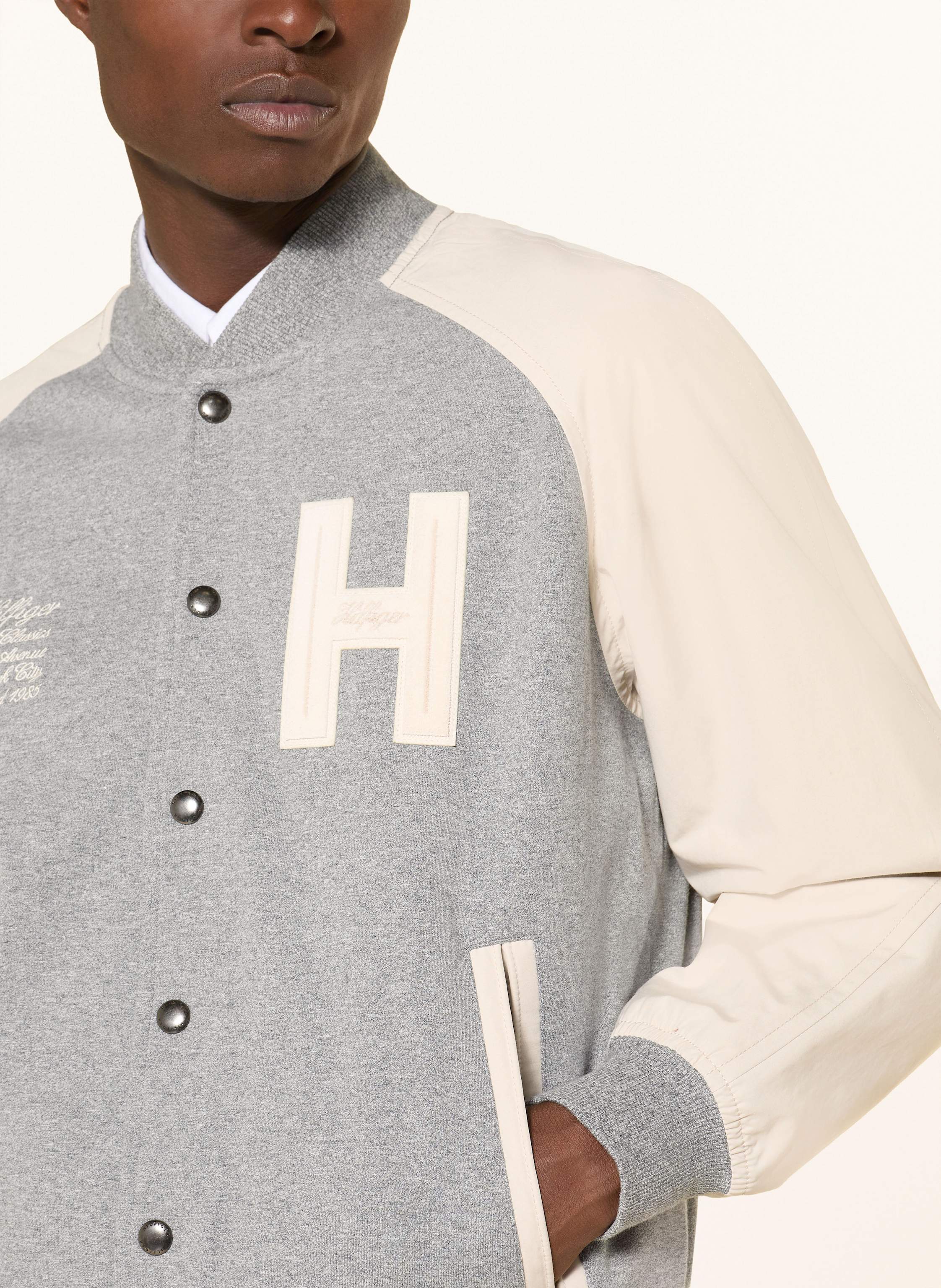 Thumbnail - Tommy Hilfiger College-Jacke grau