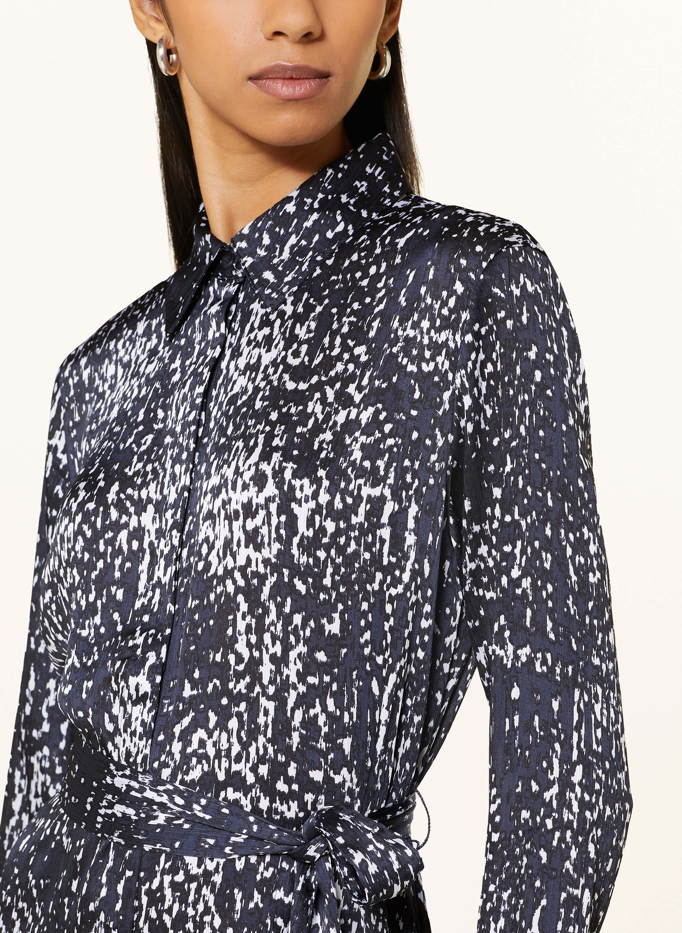 Thumbnail - Calvin Klein Hemdblusenkleid Aus Satin blau