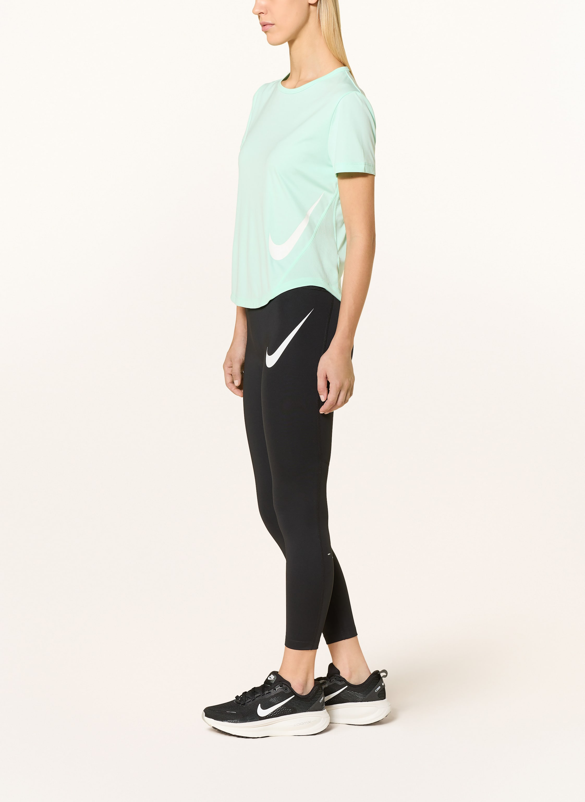 Thumbnail - Nike Lauf-Tights Tempo Swoosh Run schwarz