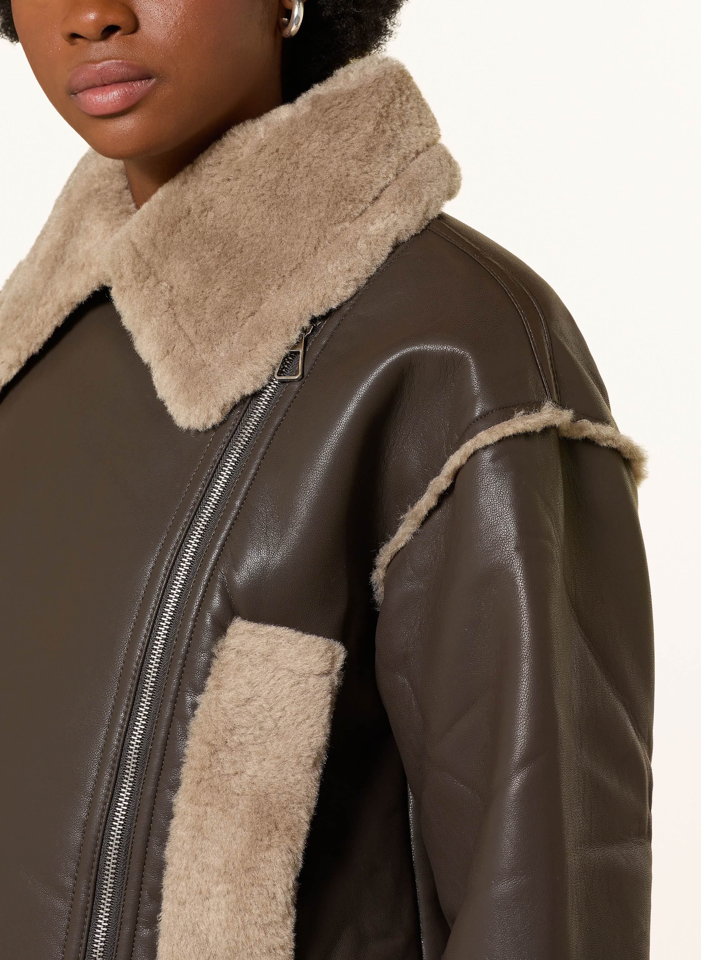 Thumbnail - Mrs & Hugs Jacke In Lederoptik braun