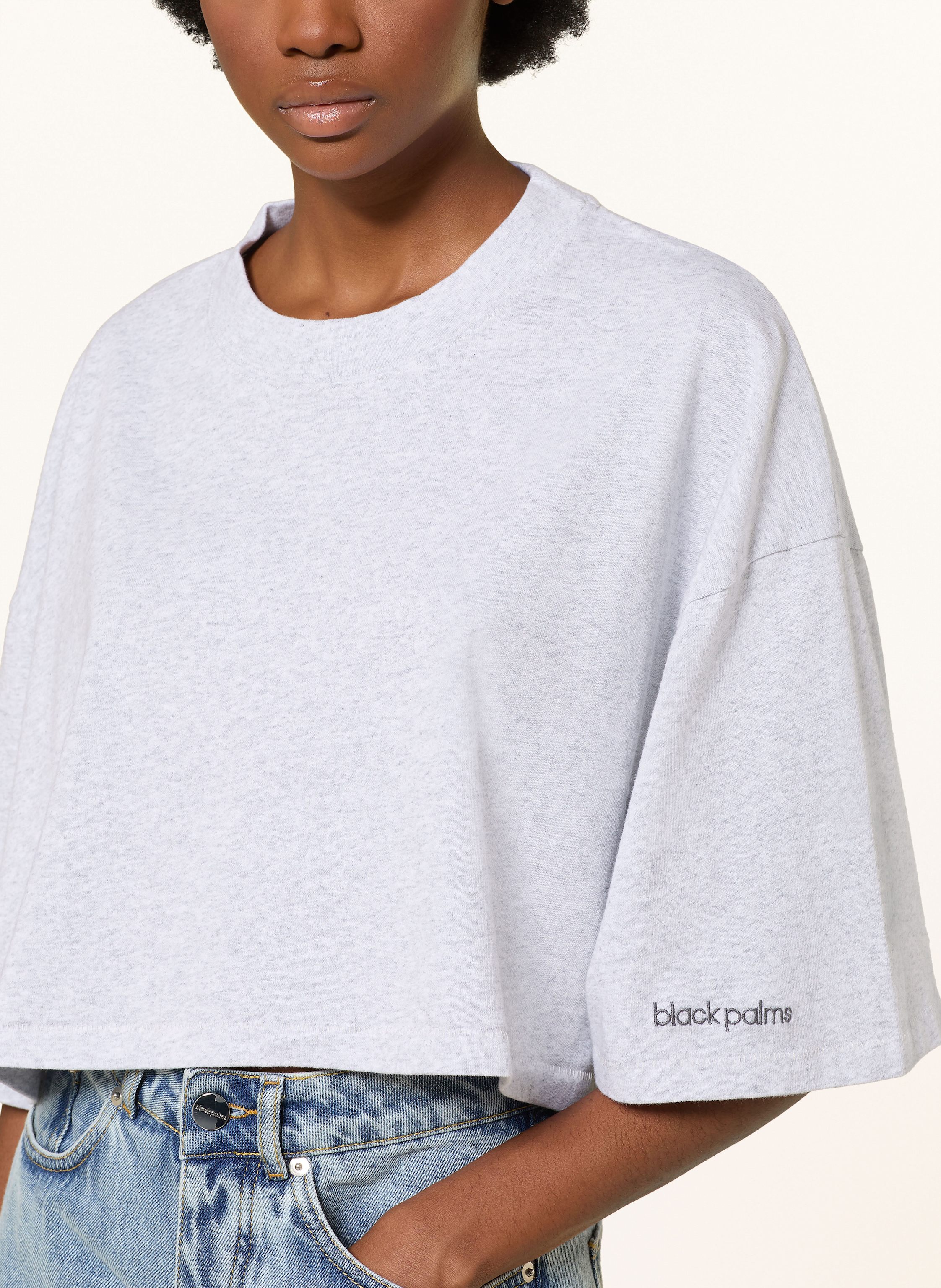 Thumbnail - Black Palms Cropped-Shirt grau