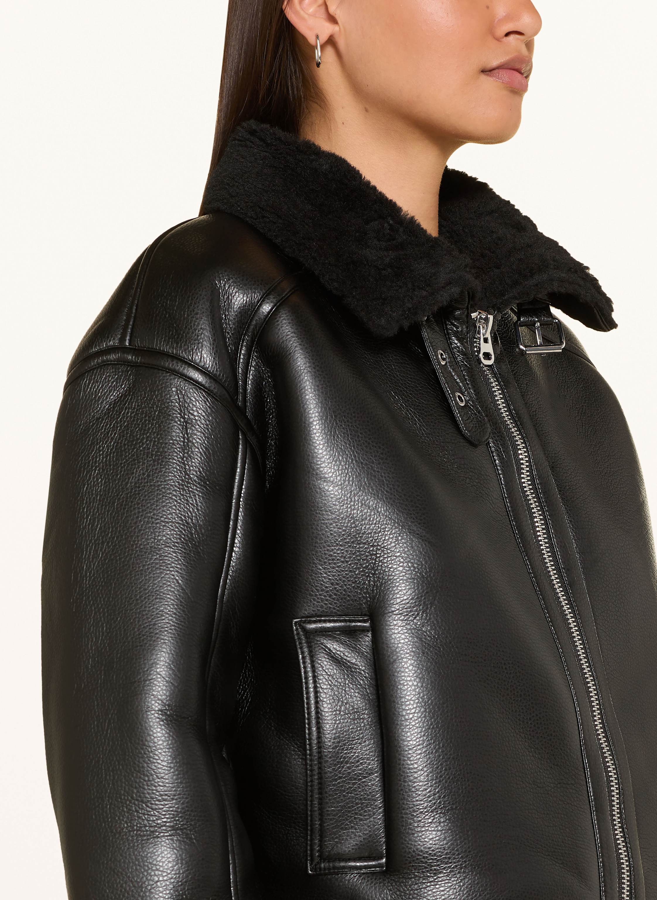 Thumbnail - Withblack Jacke Rocky In Lederoptik Mit Kunstfell schwarz