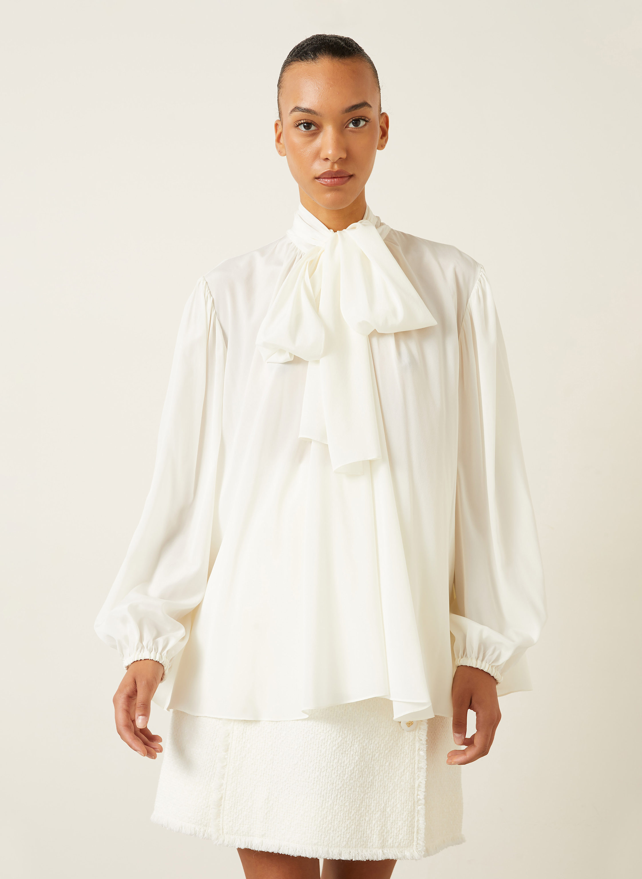 Thumbnail - Dolce & Gabbana Blusenshirt Aus Seide Mit Schluppe weiss