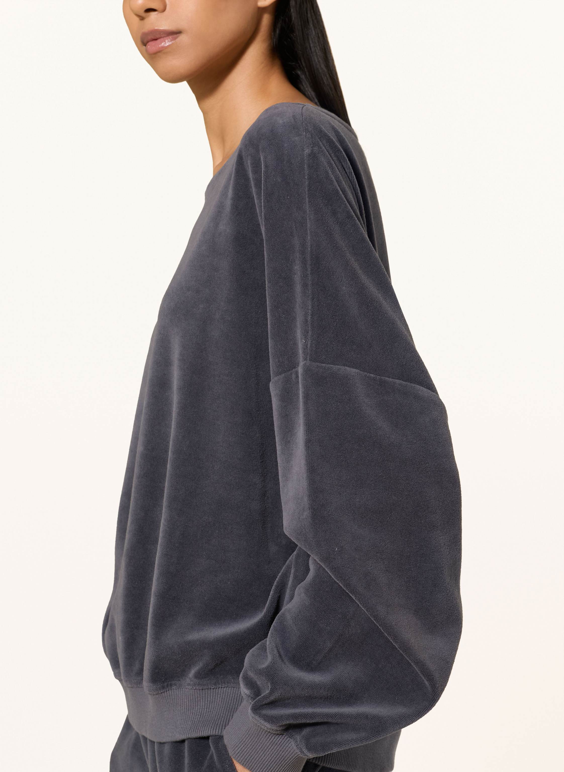 Thumbnail - Juvia Sweatshirt Milena Aus Nicki grau