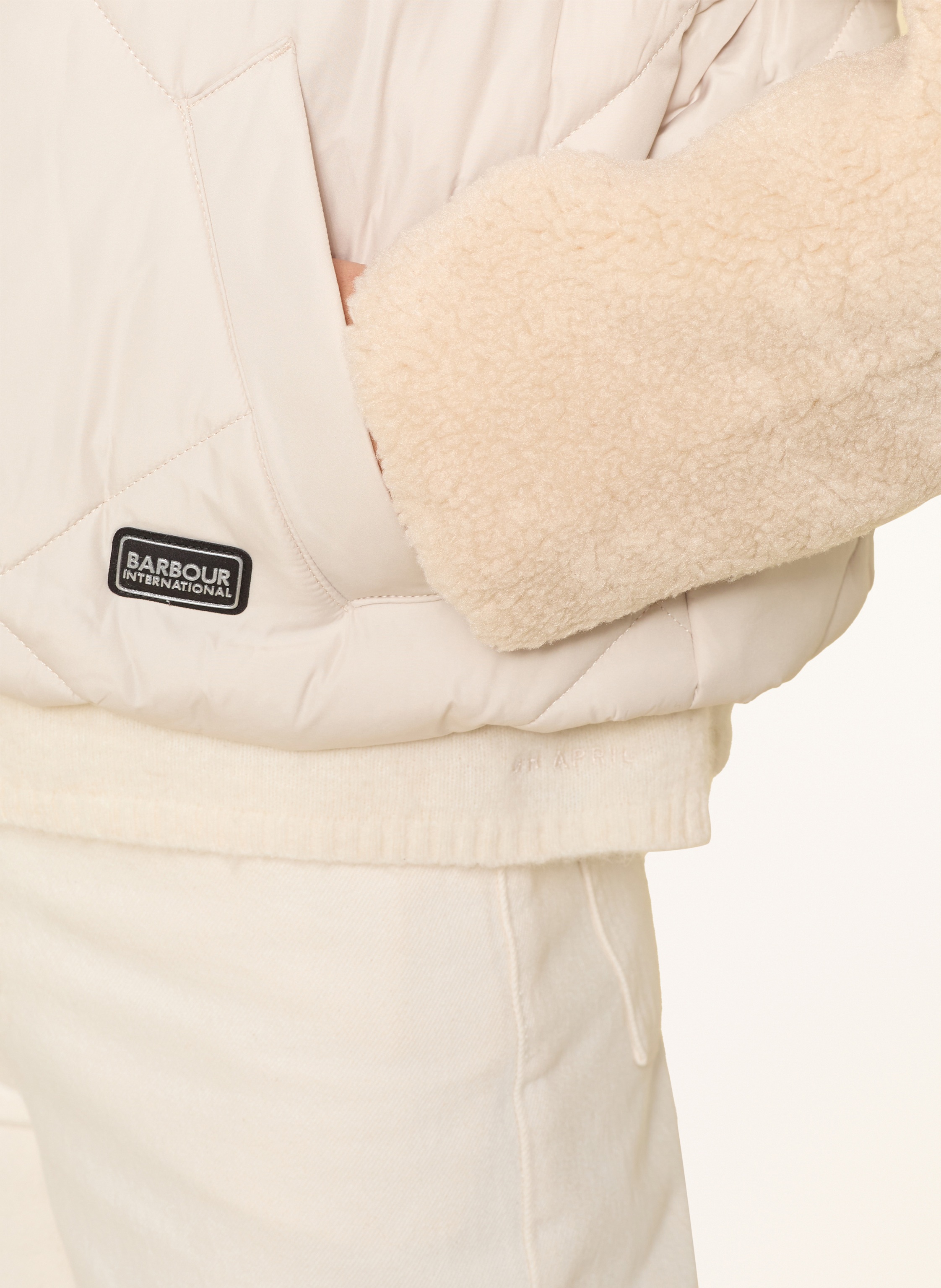 Thumbnail - Barbour International Steppjacke Mit Teddyfell weiss