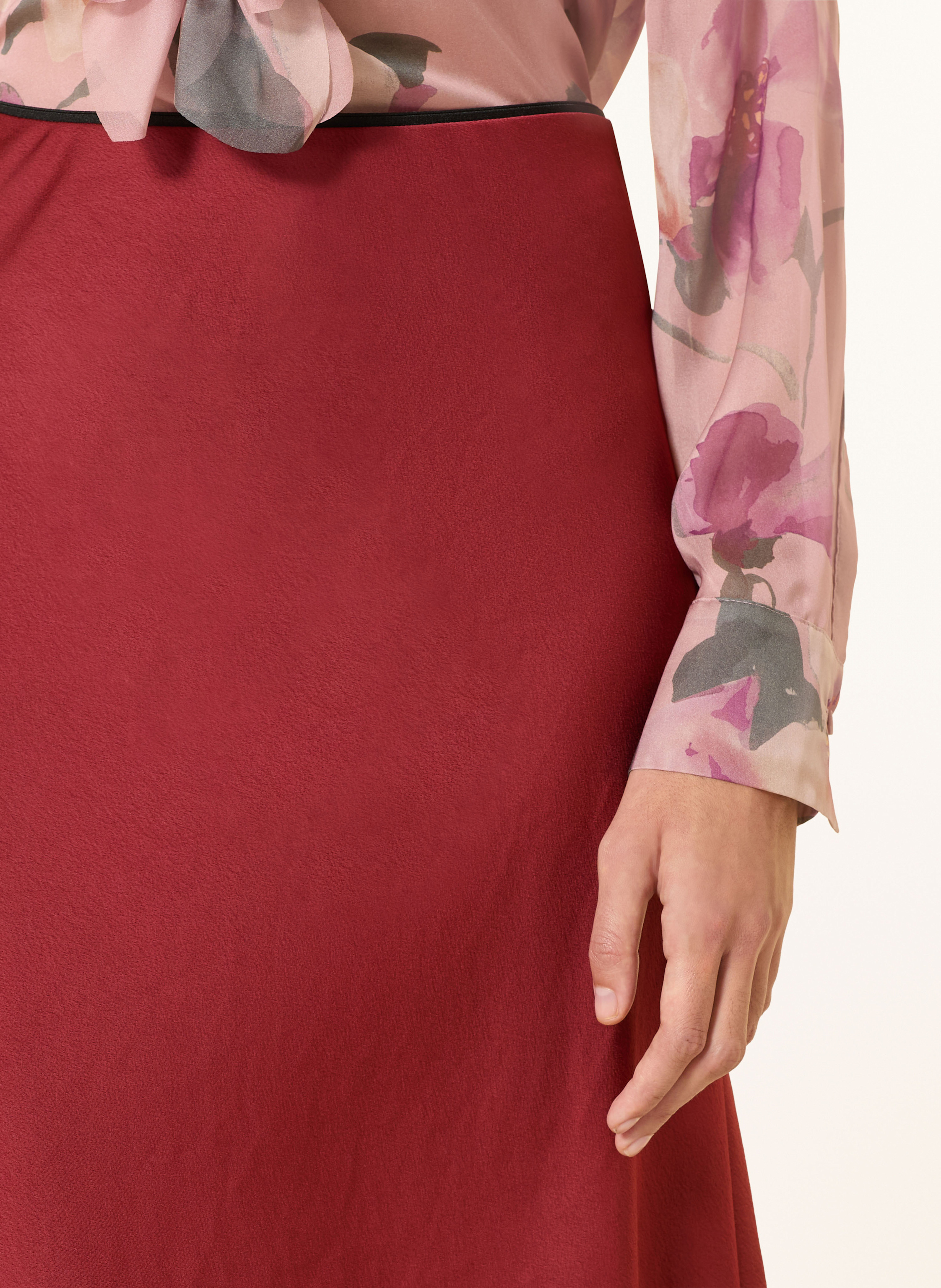 Thumbnail - Luisa Cerano Satinrock rot