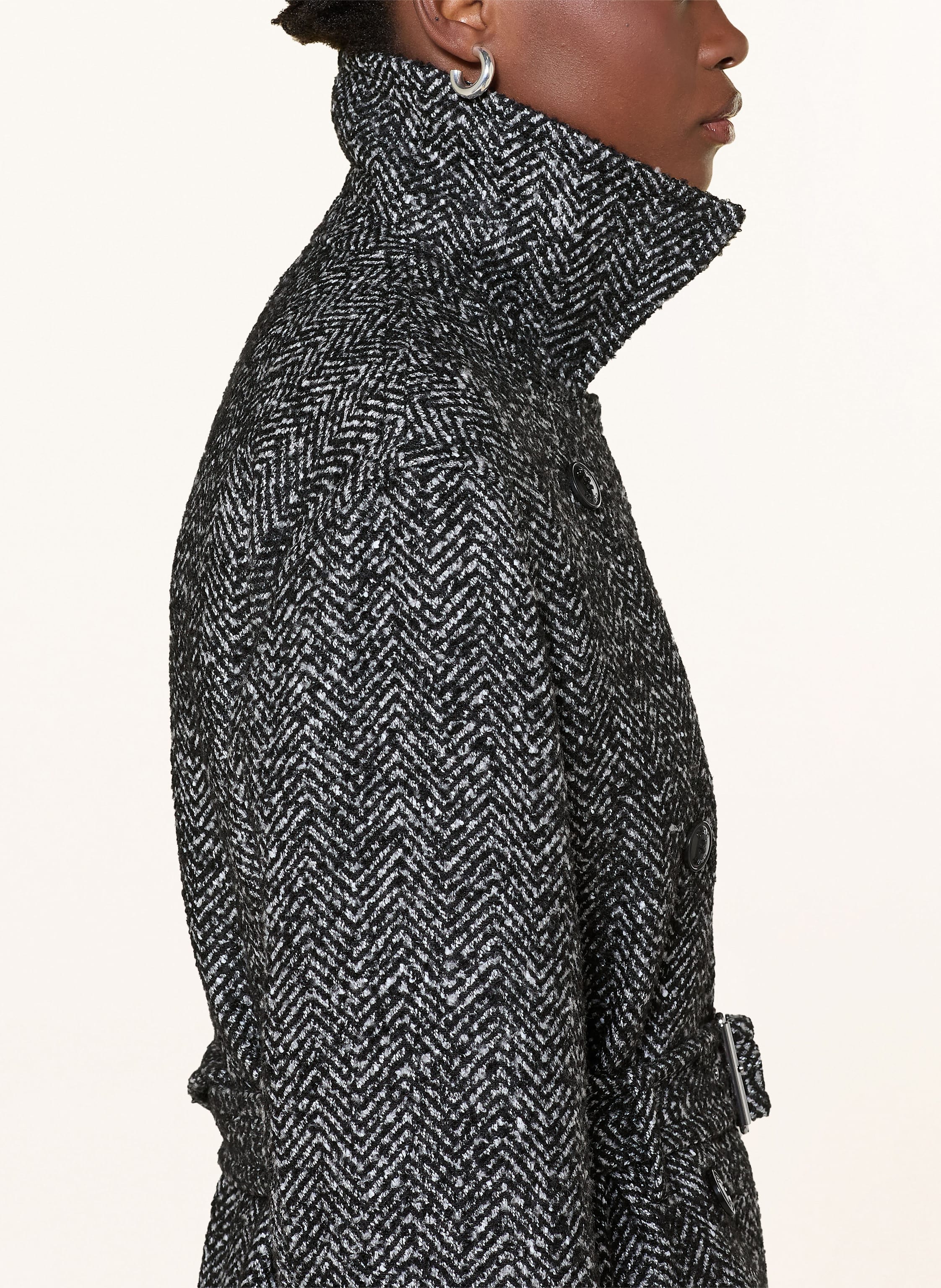 Thumbnail - Hugo Mantel Martinu grau