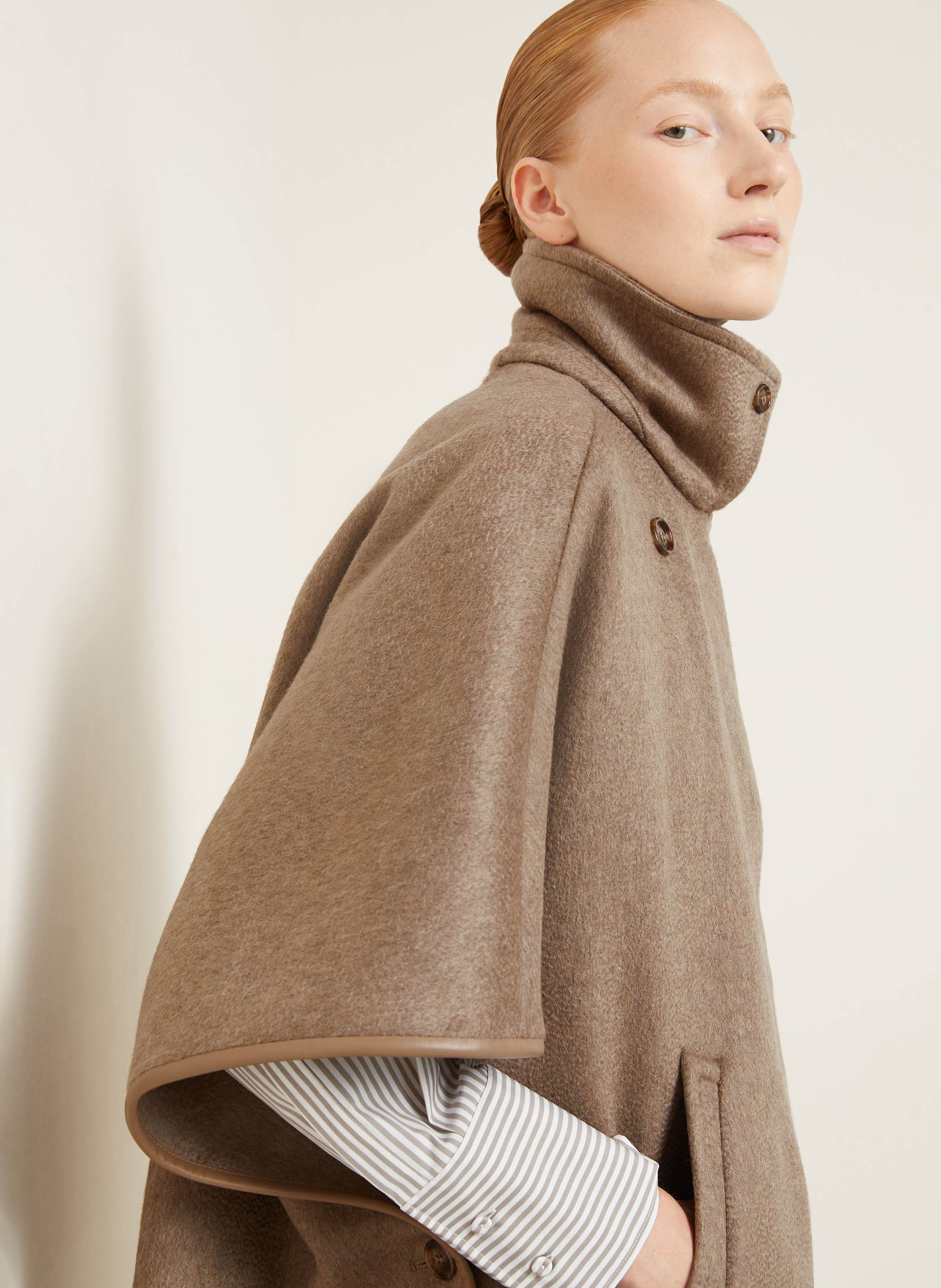Thumbnail - Max Mara Cashmere-Cape Corsaro beige