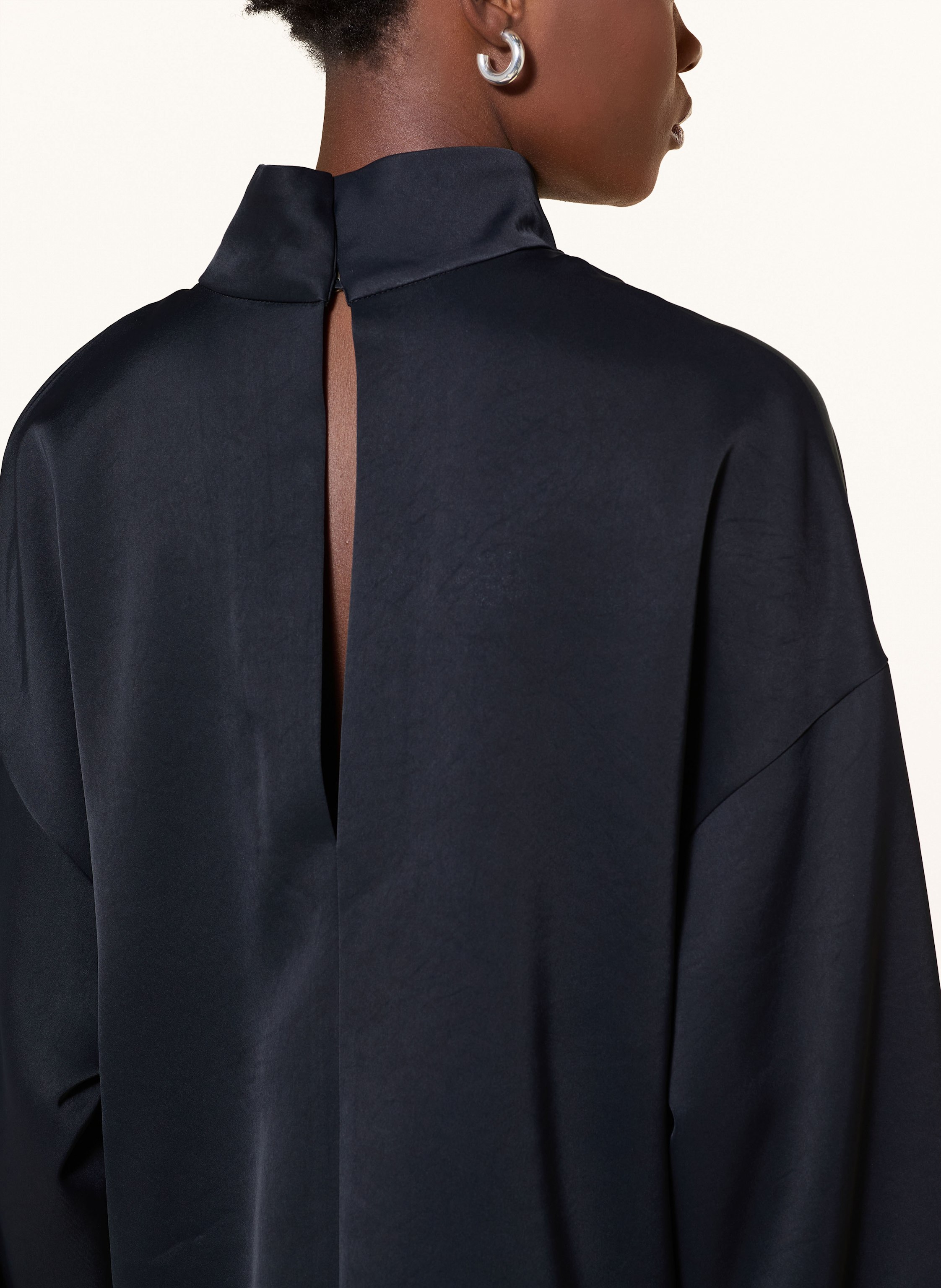 Thumbnail - Drykorn Blusenshirt Alvara Aus Satin schwarz