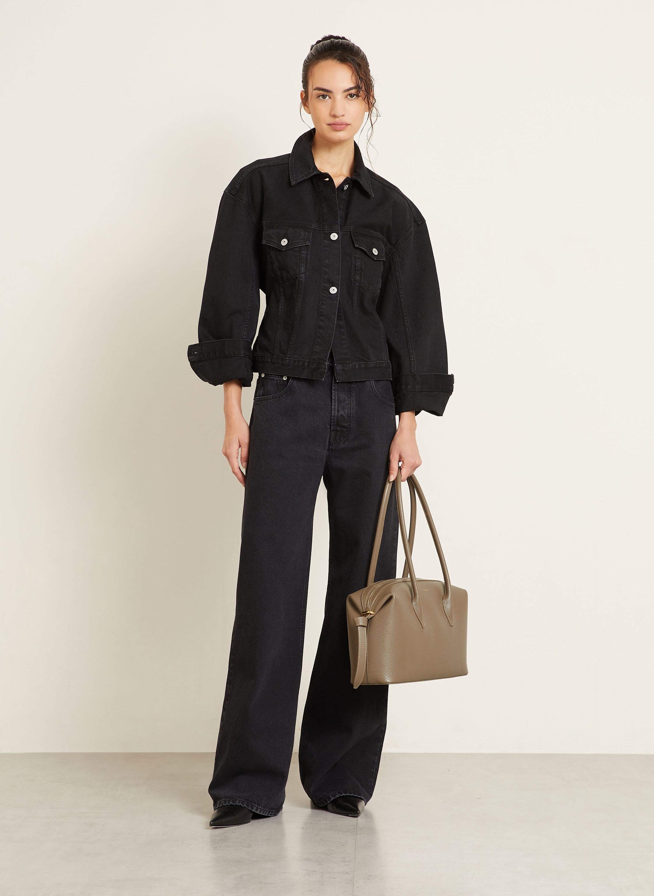 Thumbnail - Yuzefi Schultertasche Brioche Duffle grau