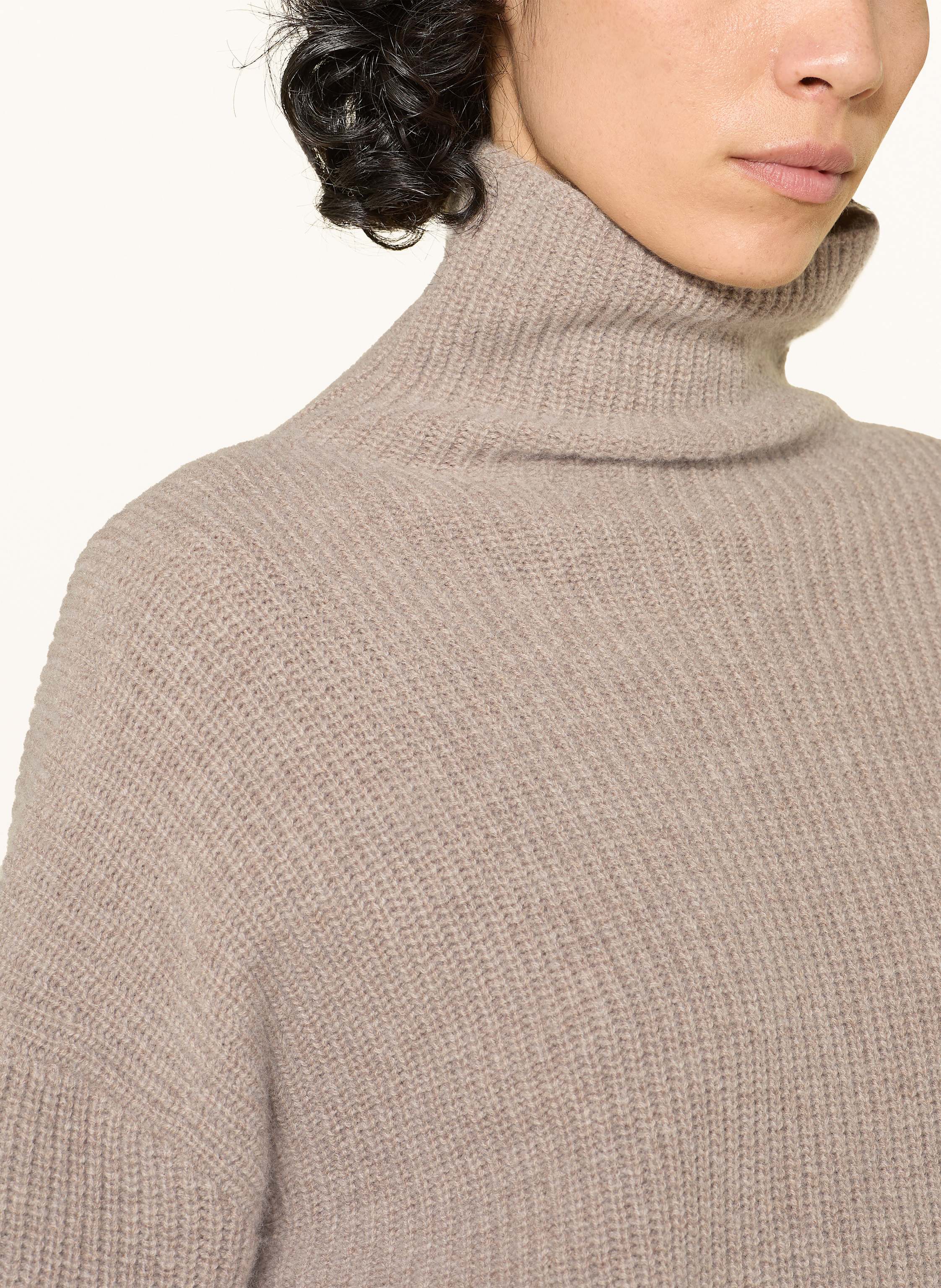 Thumbnail - Princess Goes Hollywood Rollkragenpullover Mit Schmucksteinen beige