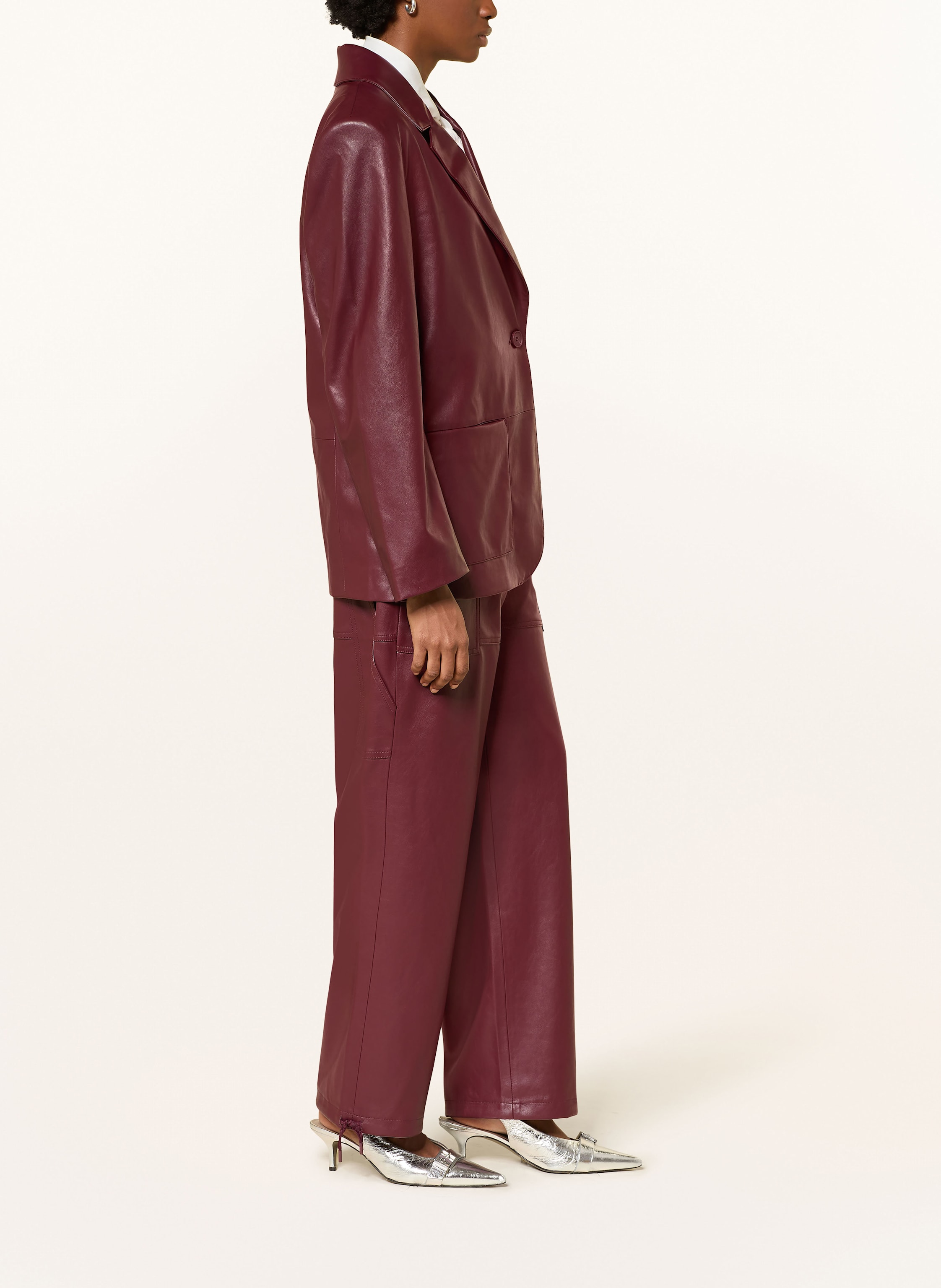 Thumbnail - Essentiel Antwerp Cargohose Itao In Lederoptik rot