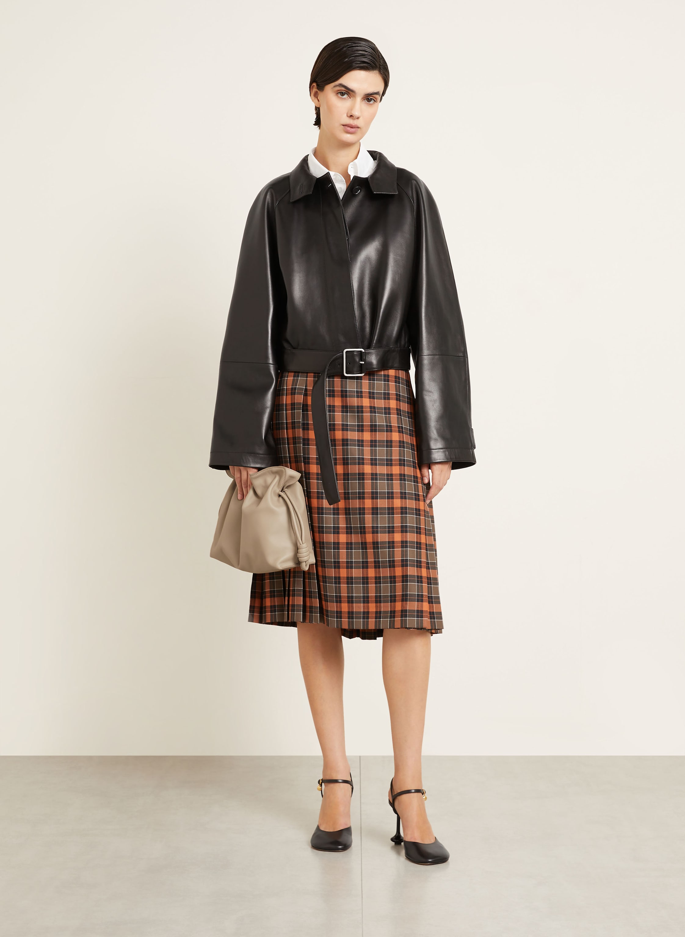 Thumbnail - Loewe Umhängetasche Flamenco Medium beige